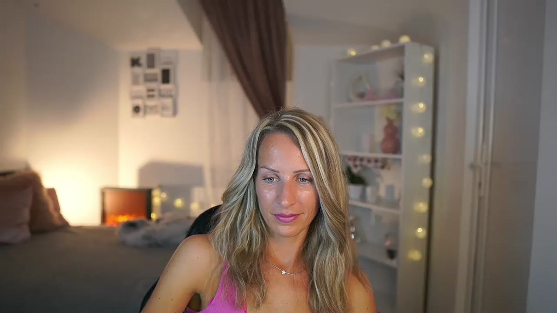 Gallery image thumbnail from Nikki__Sexx__'s myfreecams stream on, 07/19/2023, 19:52 image 9 of 20