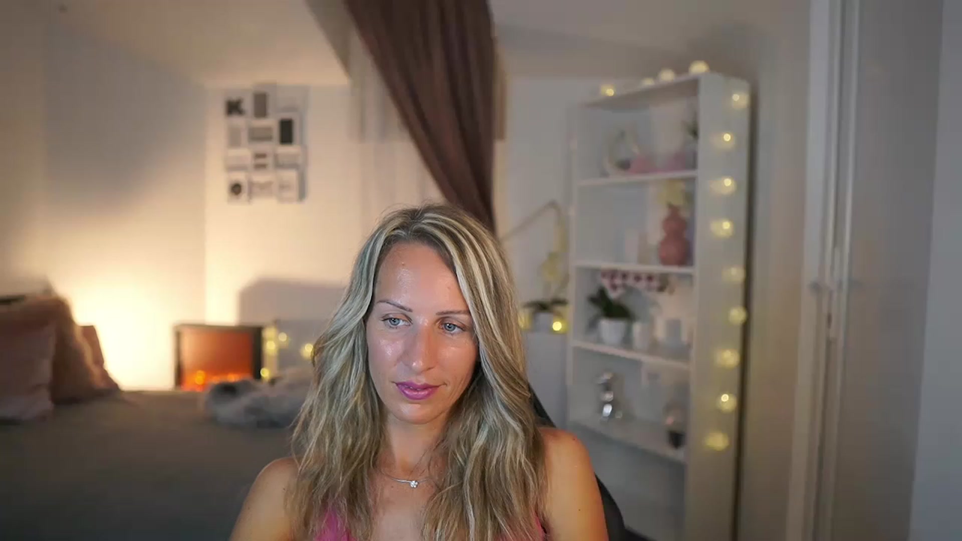 Gallery image thumbnail from Nikki__Sexx__'s myfreecams stream on, 07/19/2023, 19:52 image 7 of 20