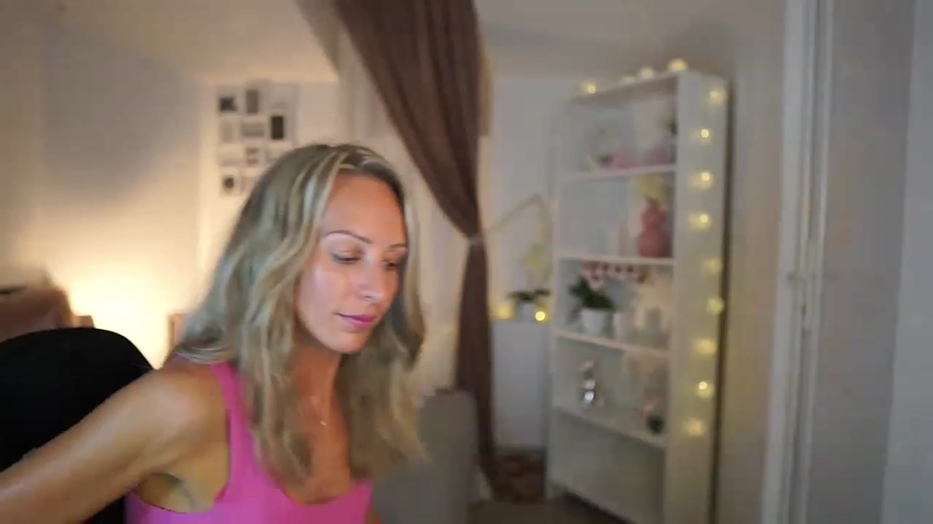 Gallery image thumbnail from Nikki__Sexx__'s myfreecams stream on, 07/19/2023, 19:52 image 2 of 20