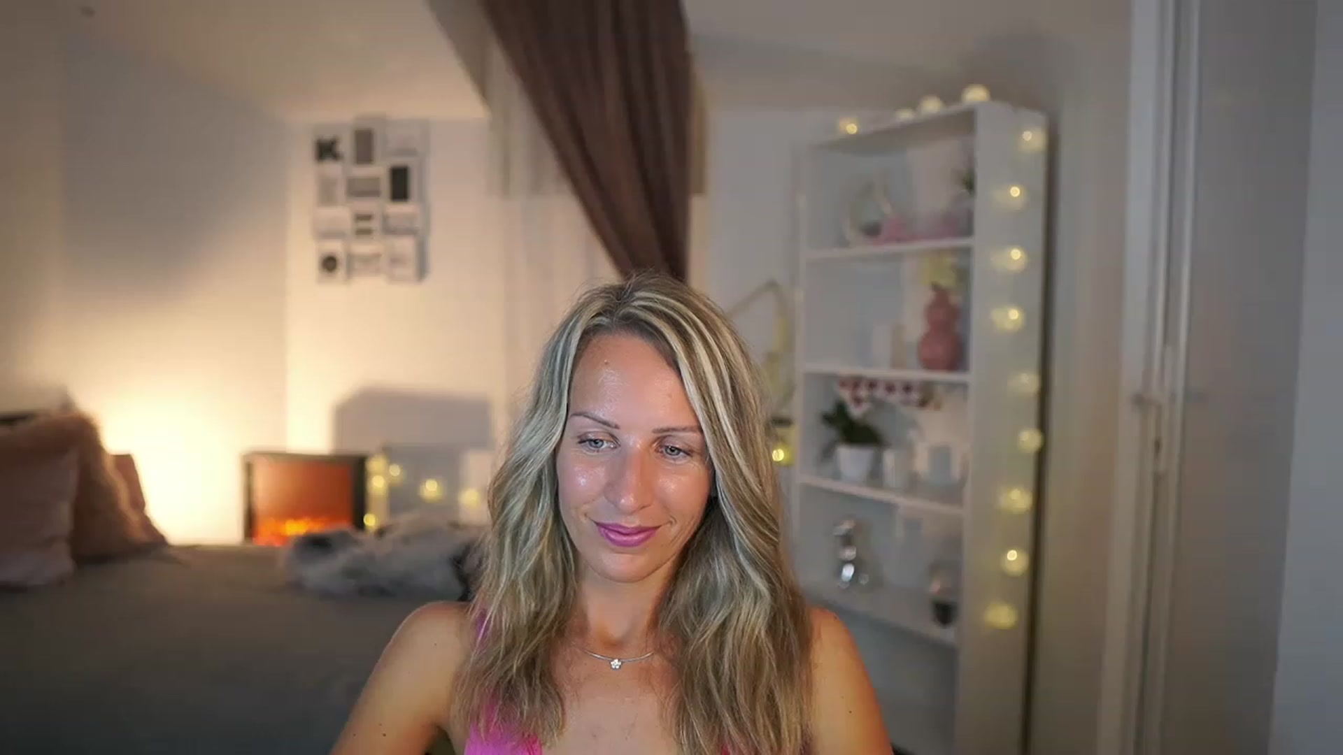 Gallery image thumbnail from Nikki__Sexx__'s myfreecams stream on, 07/19/2023, 19:52 image 3 of 20