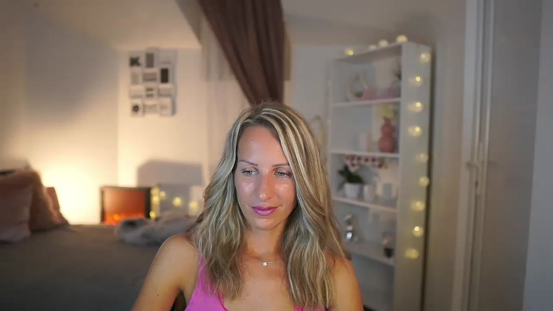 Gallery image thumbnail from Nikki__Sexx__'s myfreecams stream on, 07/19/2023, 19:52 image 10 of 20