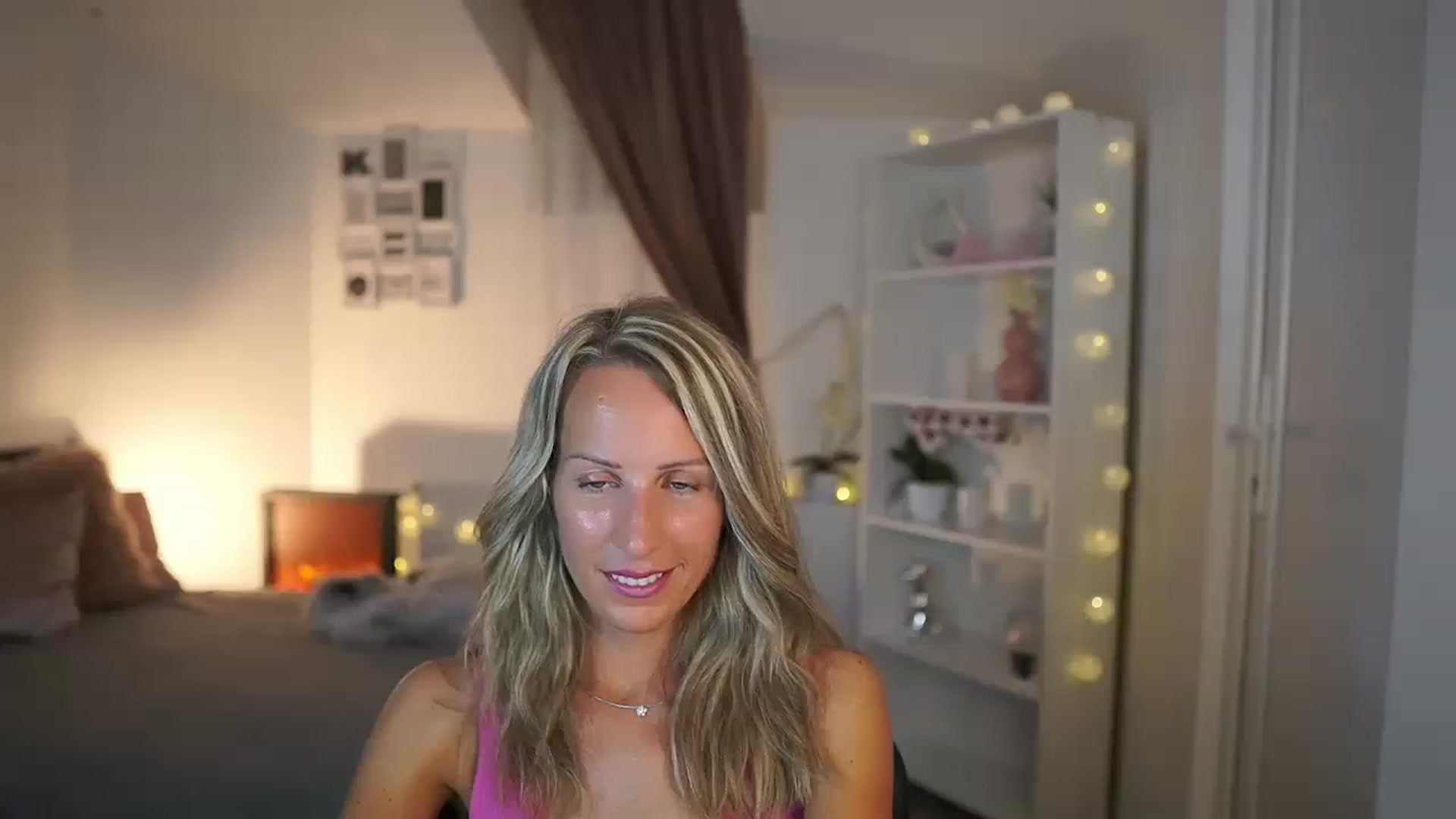 Gallery image thumbnail from Nikki__Sexx__'s myfreecams stream on, 07/19/2023, 19:52 image 14 of 20