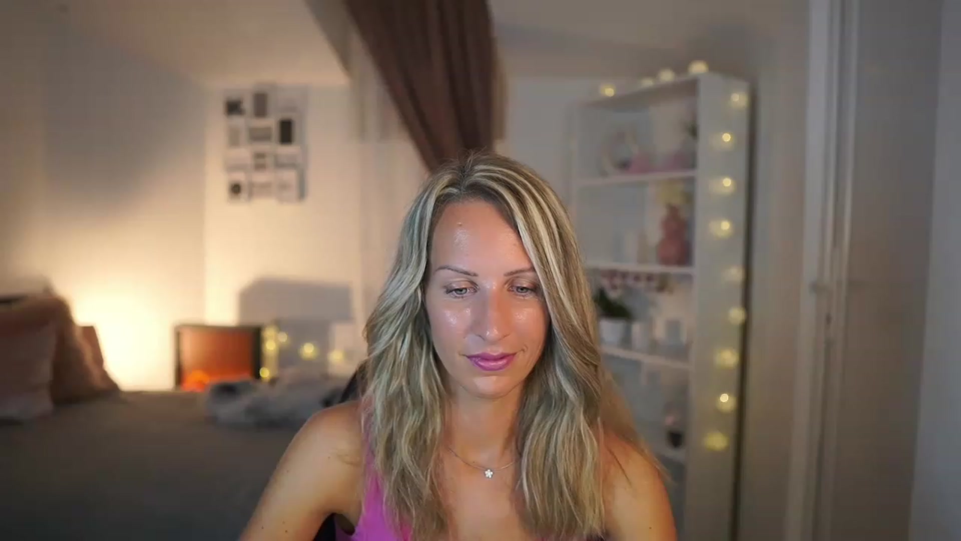 Gallery image thumbnail from Nikki__Sexx__'s myfreecams stream on, 07/19/2023, 19:52 image 15 of 20