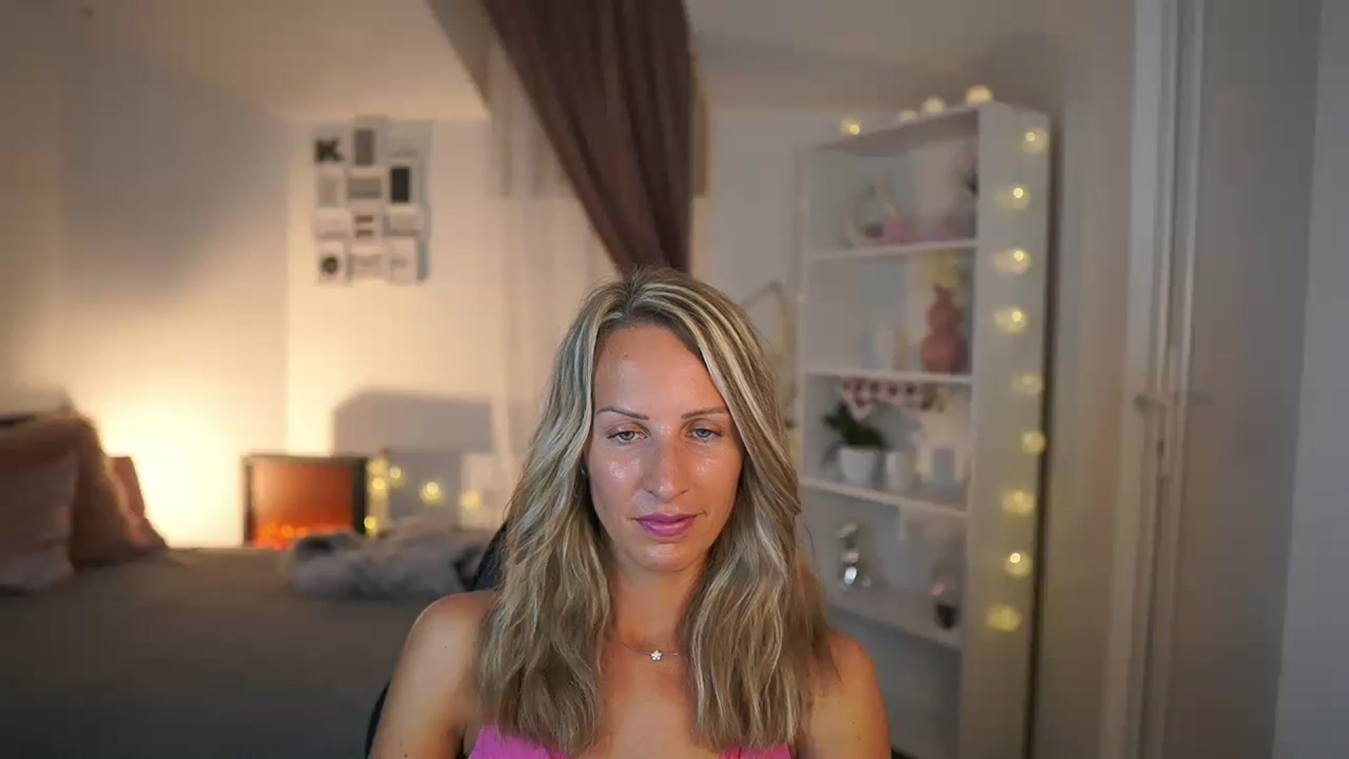 Gallery image thumbnail from Nikki__Sexx__'s myfreecams stream on, 07/19/2023, 21:57 image 5 of 20