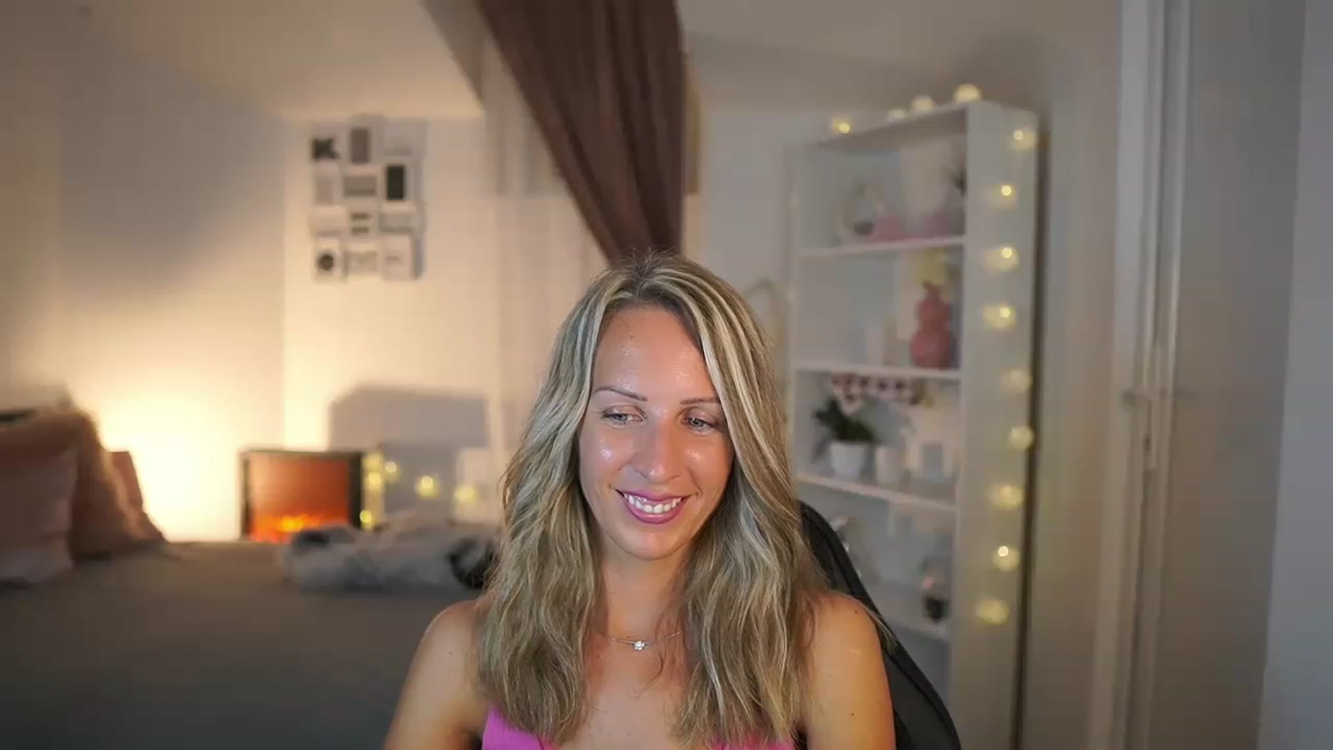 Gallery image thumbnail from Nikki__Sexx__'s myfreecams stream on, 07/19/2023, 21:57 image 19 of 20