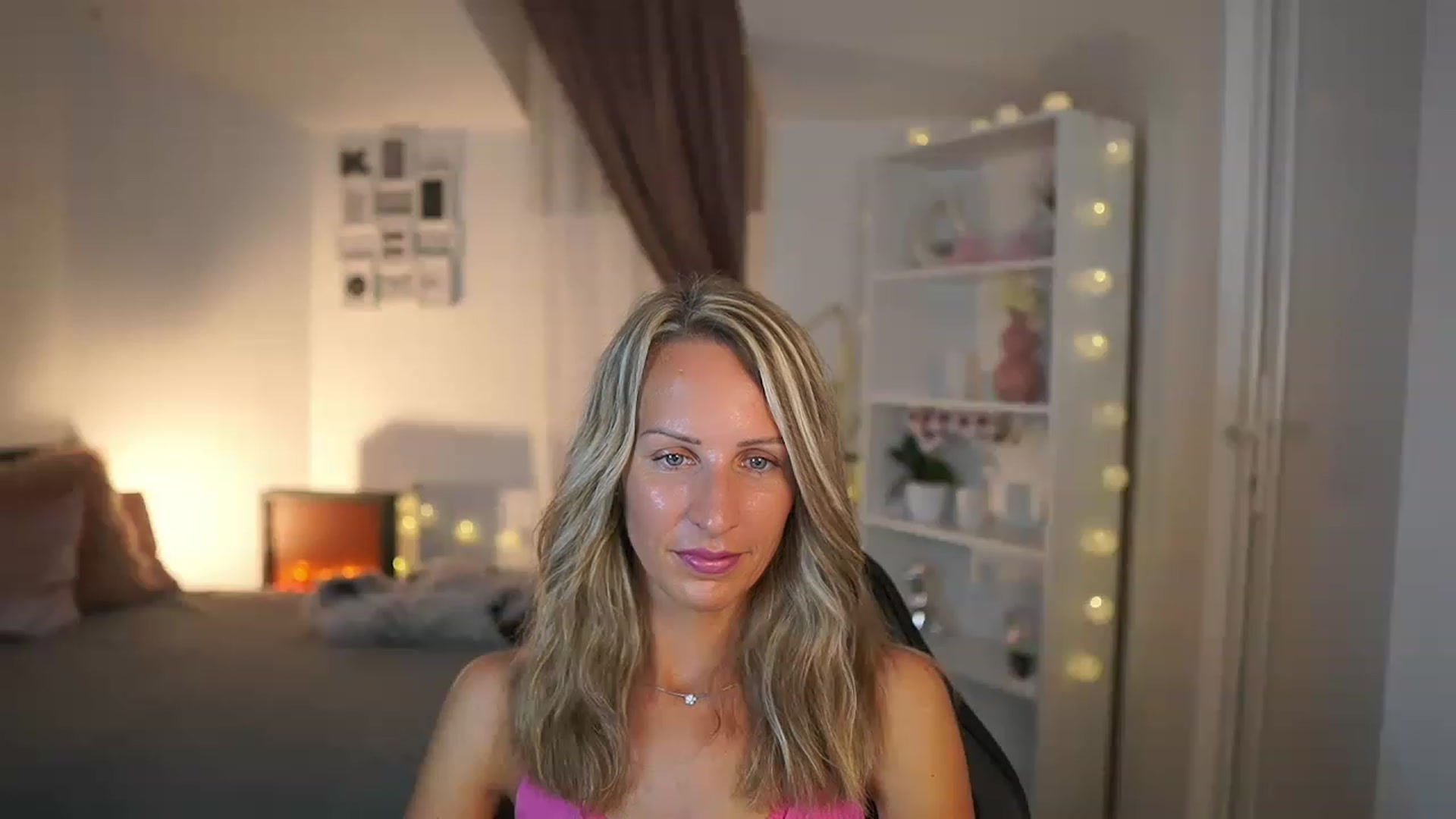 Gallery image thumbnail from Nikki__Sexx__'s myfreecams stream on, 07/19/2023, 21:57 image 16 of 20
