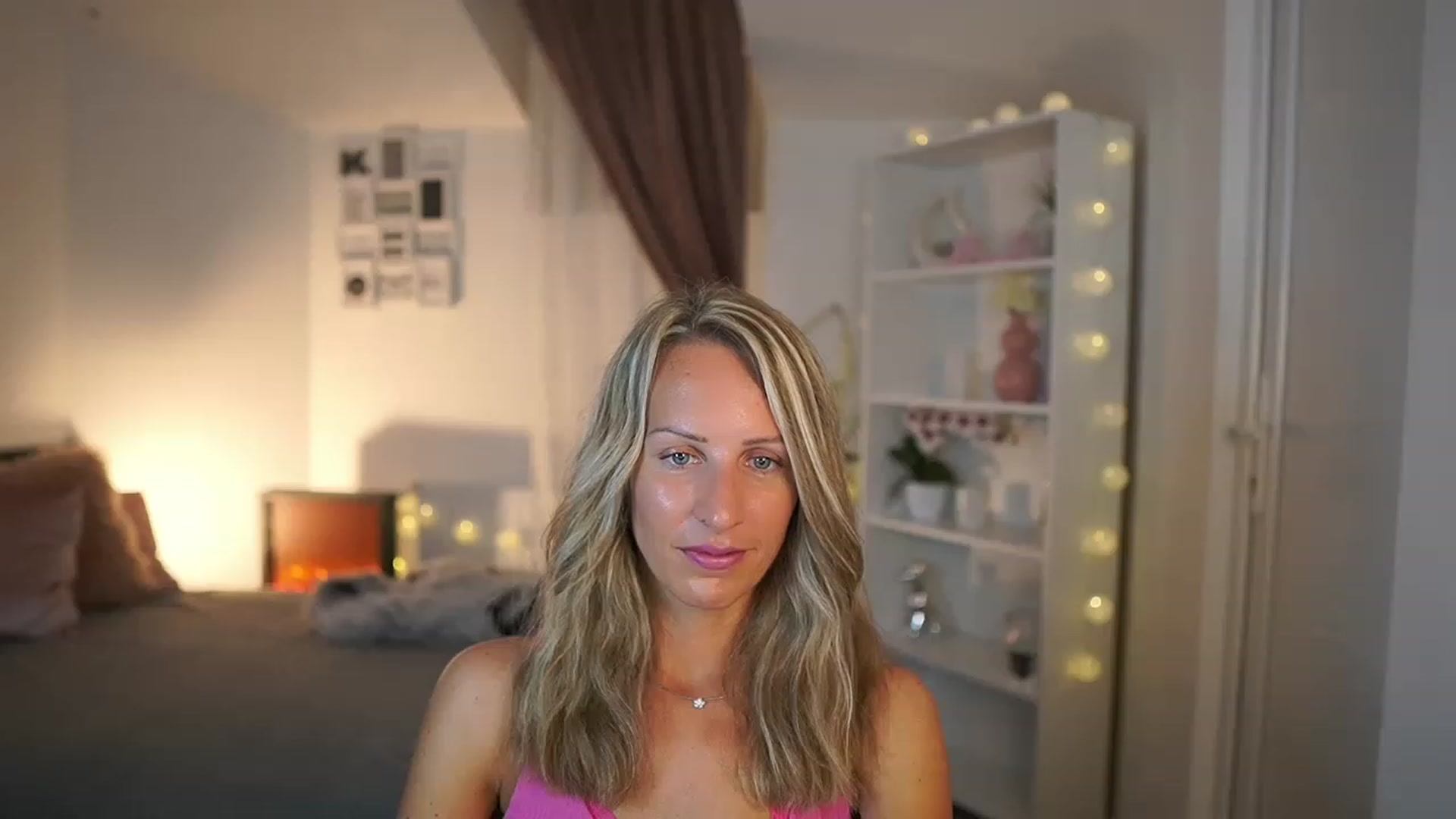 Gallery image thumbnail from Nikki__Sexx__'s myfreecams stream on, 07/19/2023, 21:57 image 3 of 20