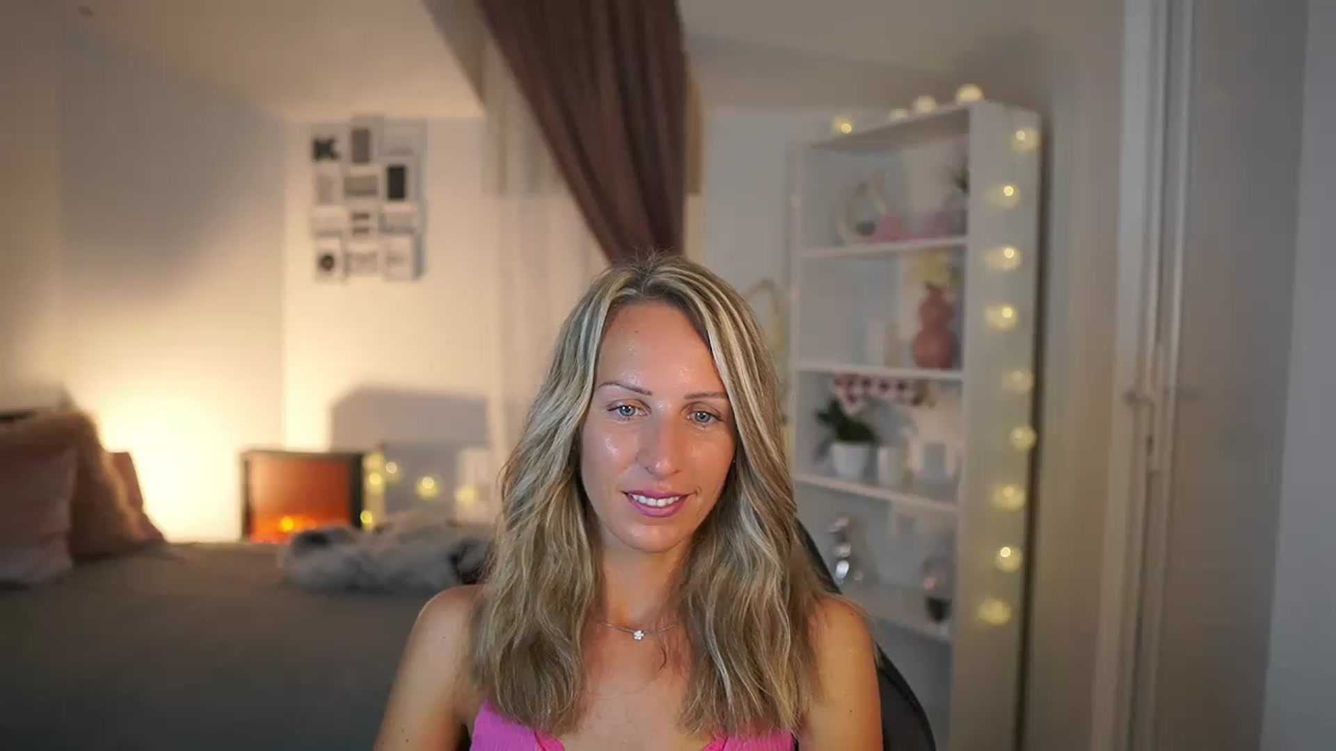 Gallery image thumbnail from Nikki__Sexx__'s myfreecams stream on, 07/19/2023, 21:57 image 14 of 20