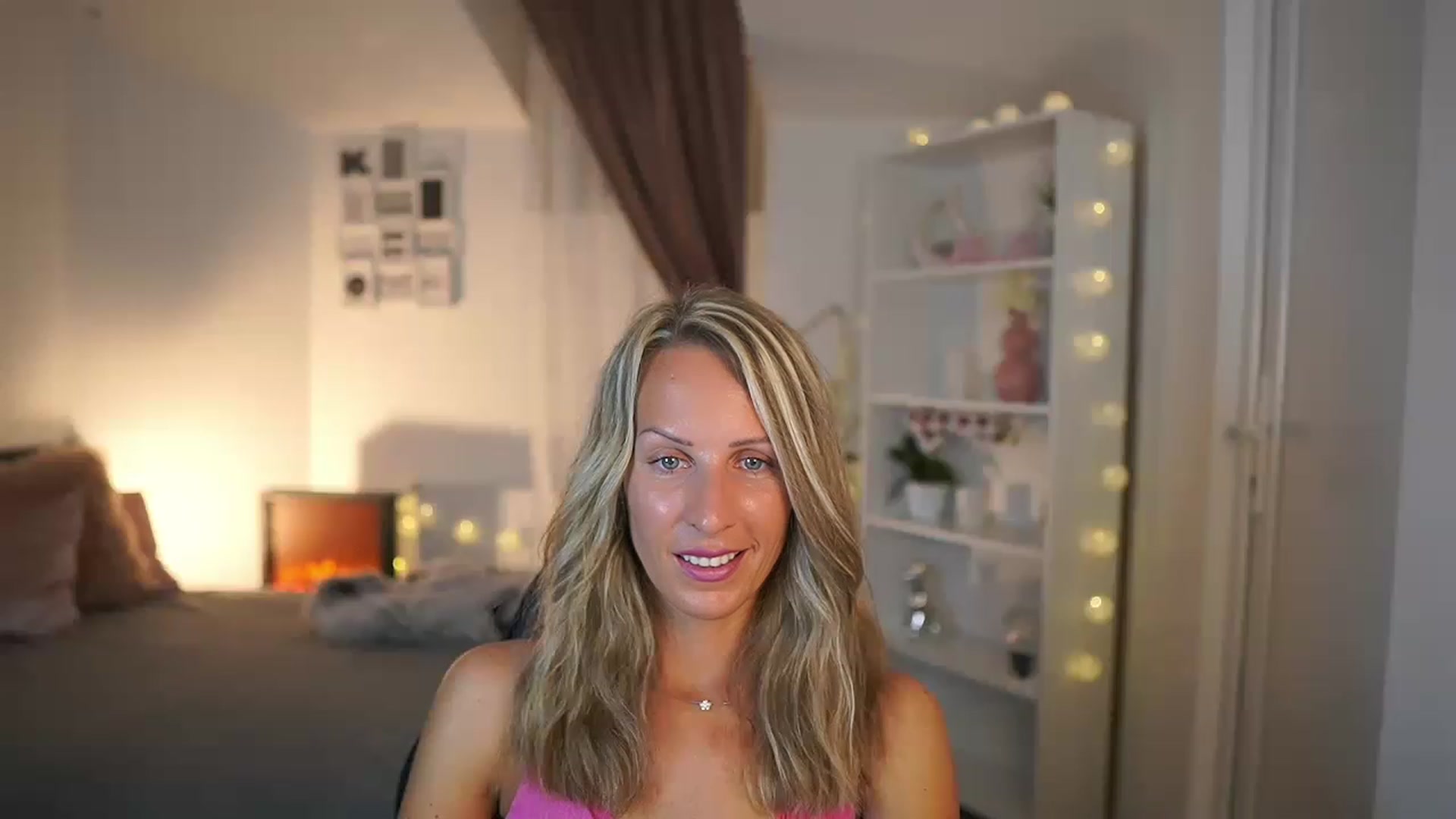 Gallery image thumbnail from Nikki__Sexx__'s myfreecams stream on, 07/19/2023, 21:57 image 4 of 20