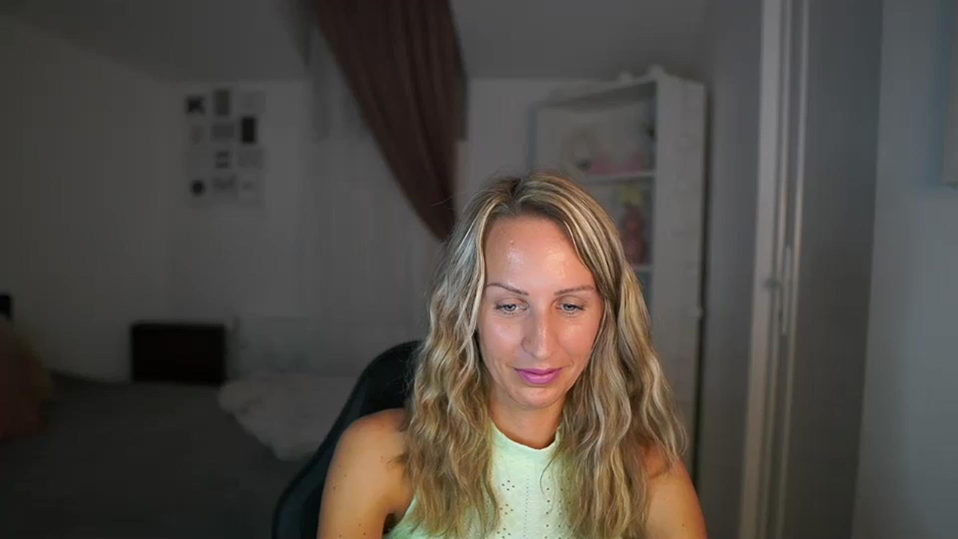 Gallery image thumbnail from Nikki__Sexx__'s myfreecams stream on, 07/26/2023, 21:41 image 18 of 20