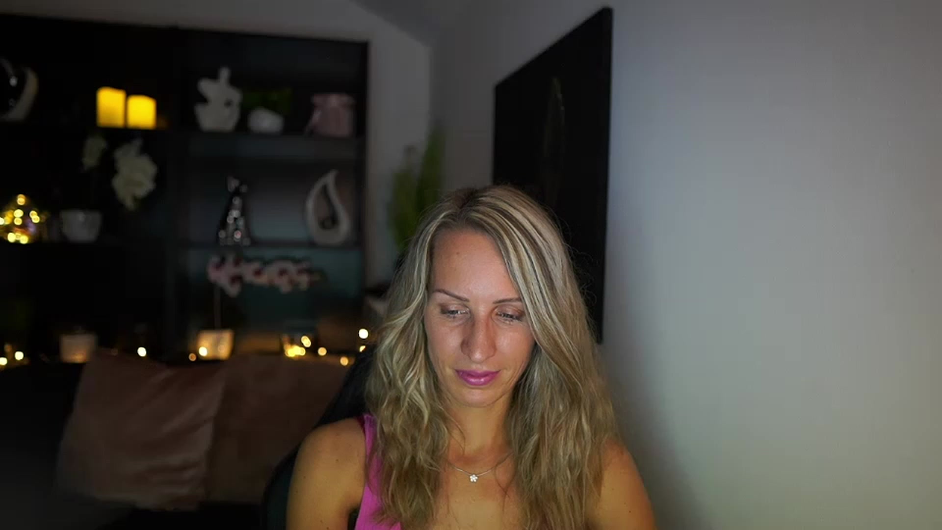 Gallery image thumbnail from Nikki__Sexx__'s myfreecams stream on, 08/03/2023, 15:35 image 12 of 20