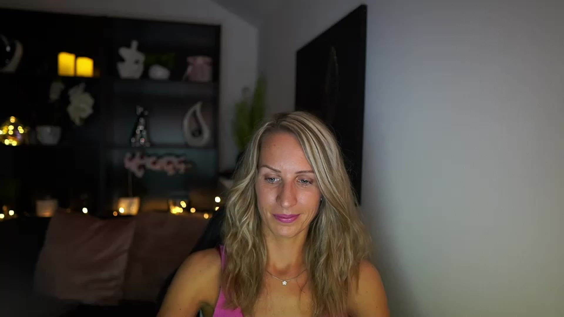 Gallery image thumbnail from Nikki__Sexx__'s myfreecams stream on, 08/03/2023, 15:35 image 13 of 20