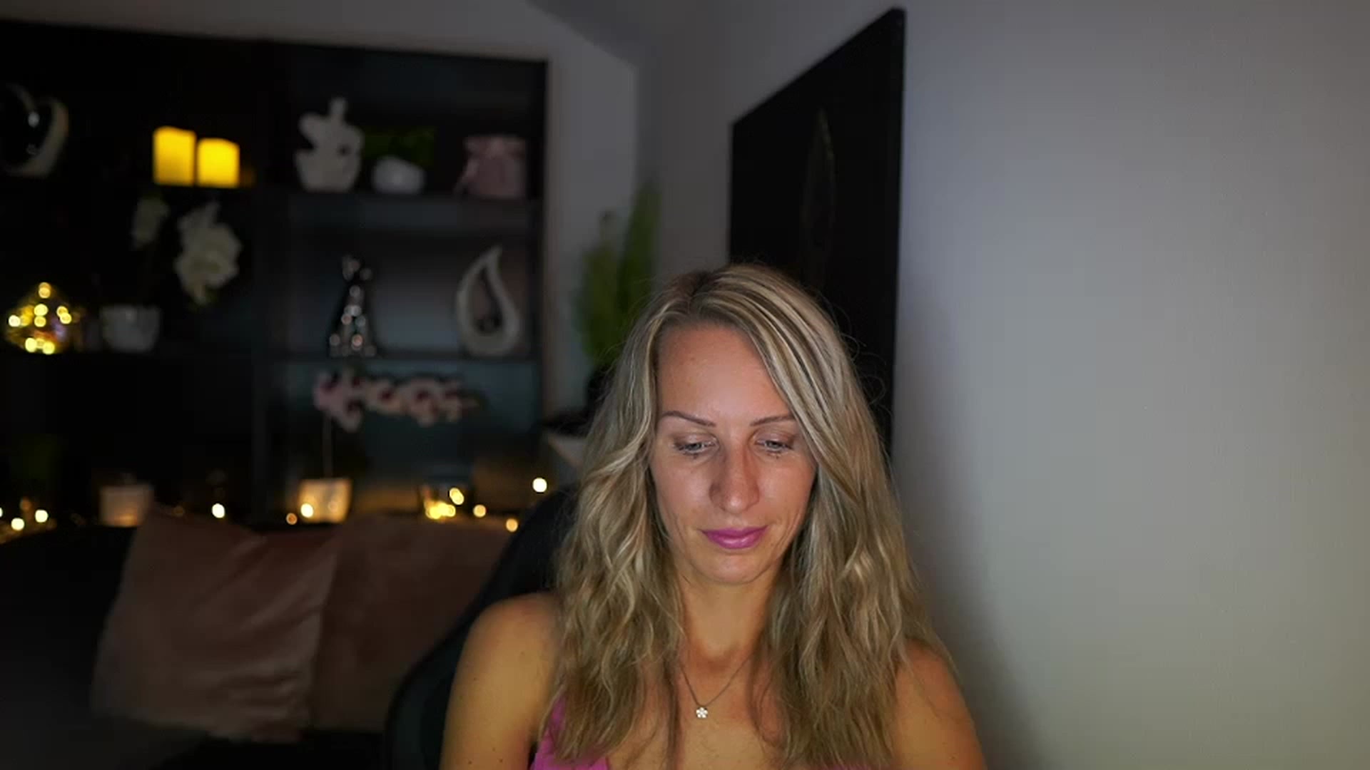 Gallery image thumbnail from Nikki__Sexx__'s myfreecams stream on, 08/03/2023, 15:35 image 1 of 20