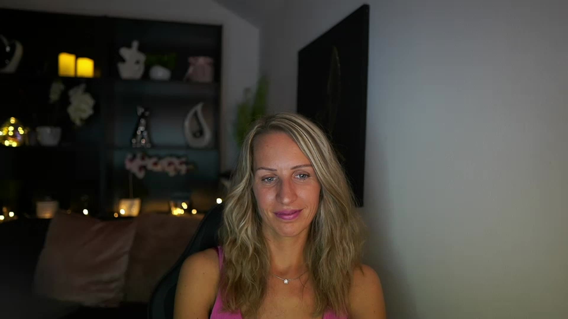 Gallery image thumbnail from Nikki__Sexx__'s myfreecams stream on, 08/03/2023, 15:35 image 17 of 20