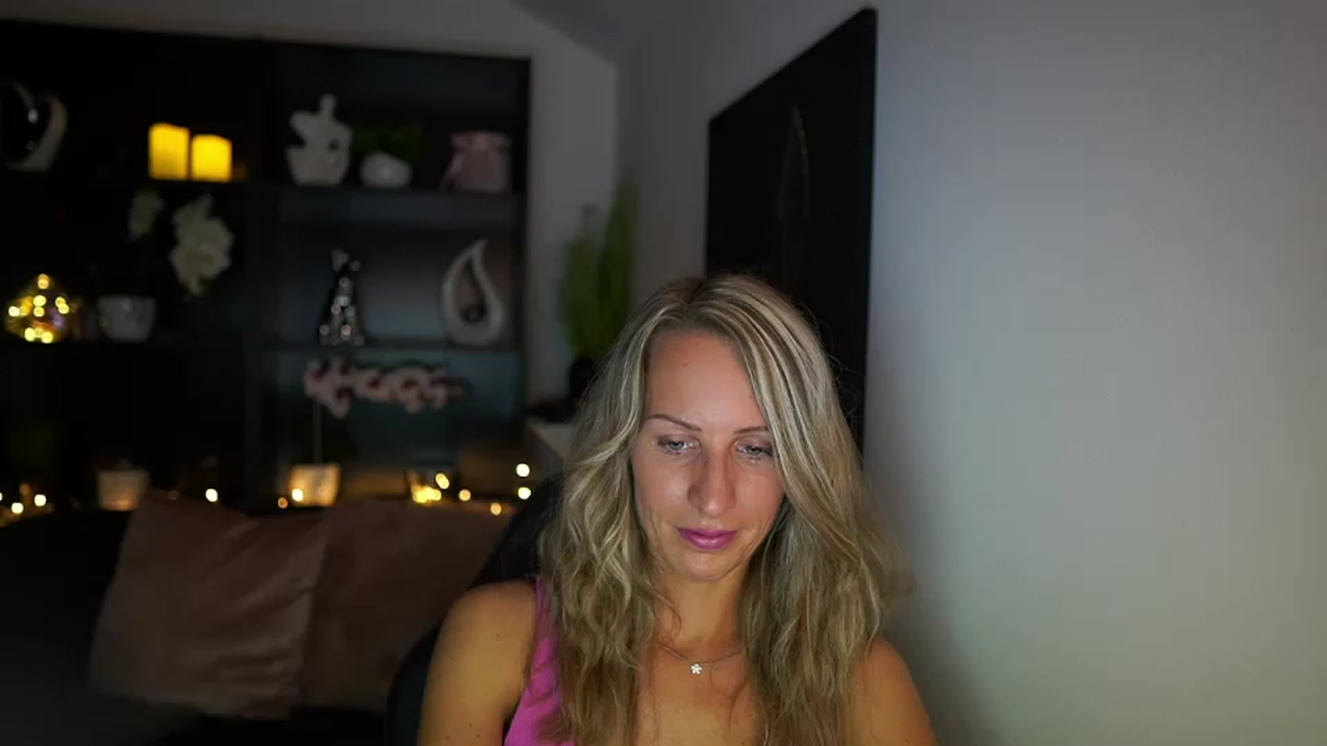 Gallery image thumbnail from Nikki__Sexx__'s myfreecams stream on, 08/03/2023, 15:35 image 6 of 20