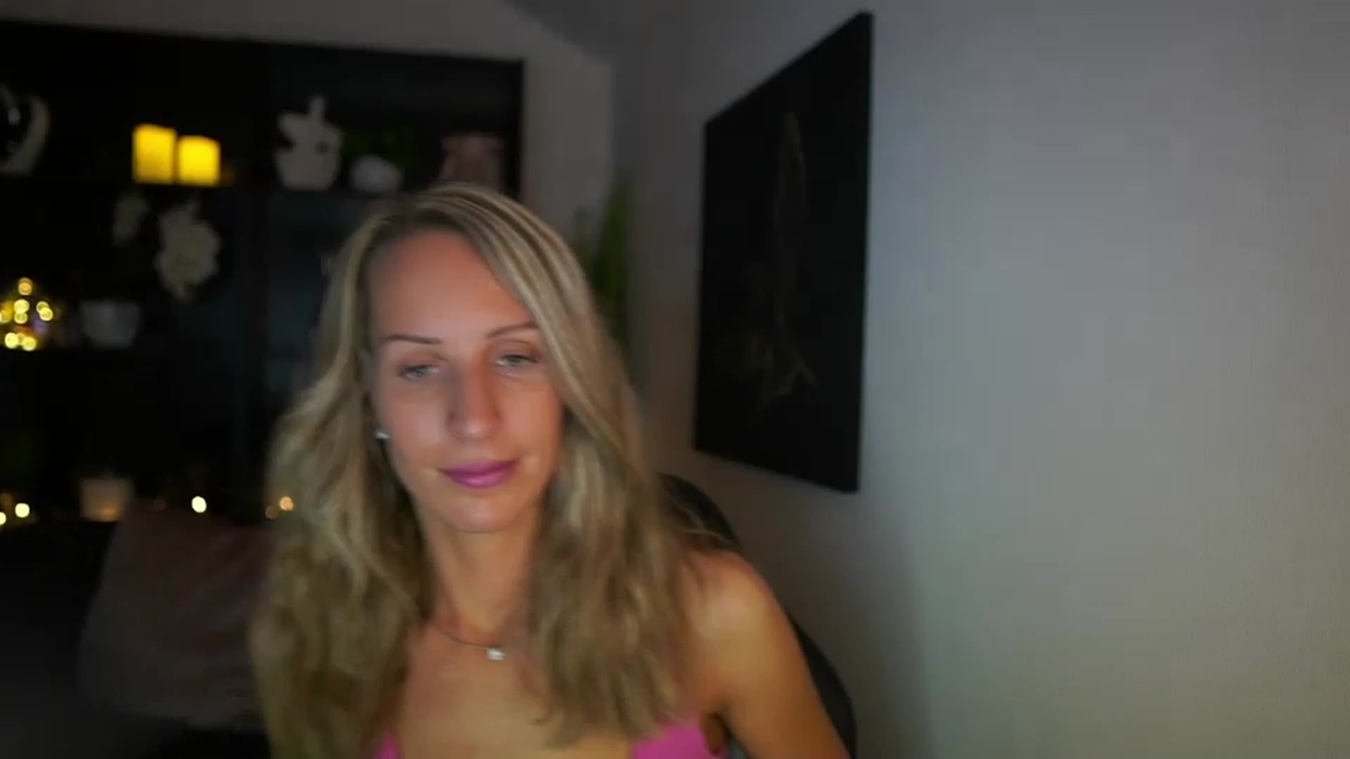 Gallery image thumbnail from Nikki__Sexx__'s myfreecams stream on, 08/03/2023, 17:52 image 6 of 20