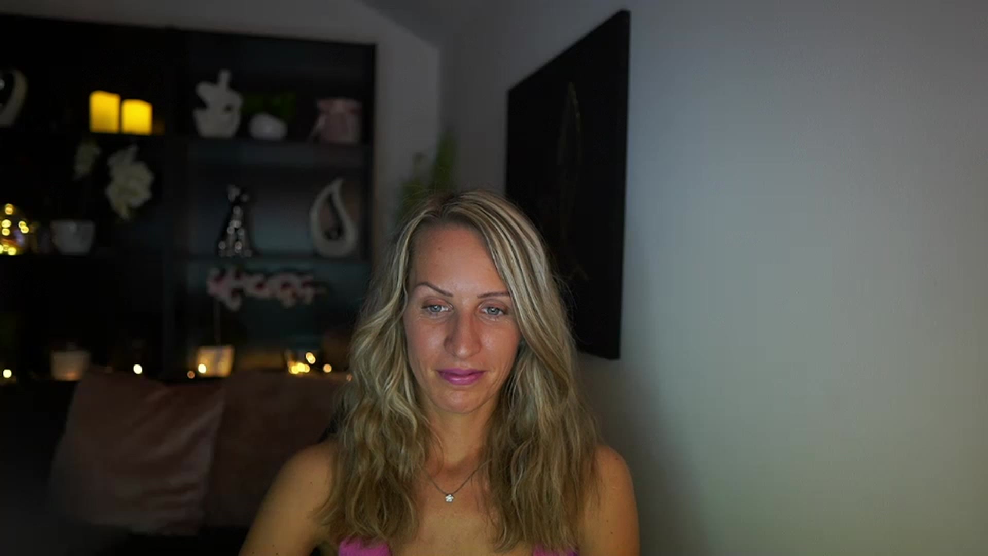 Gallery image thumbnail from Nikki__Sexx__'s myfreecams stream on, 08/03/2023, 17:52 image 15 of 20