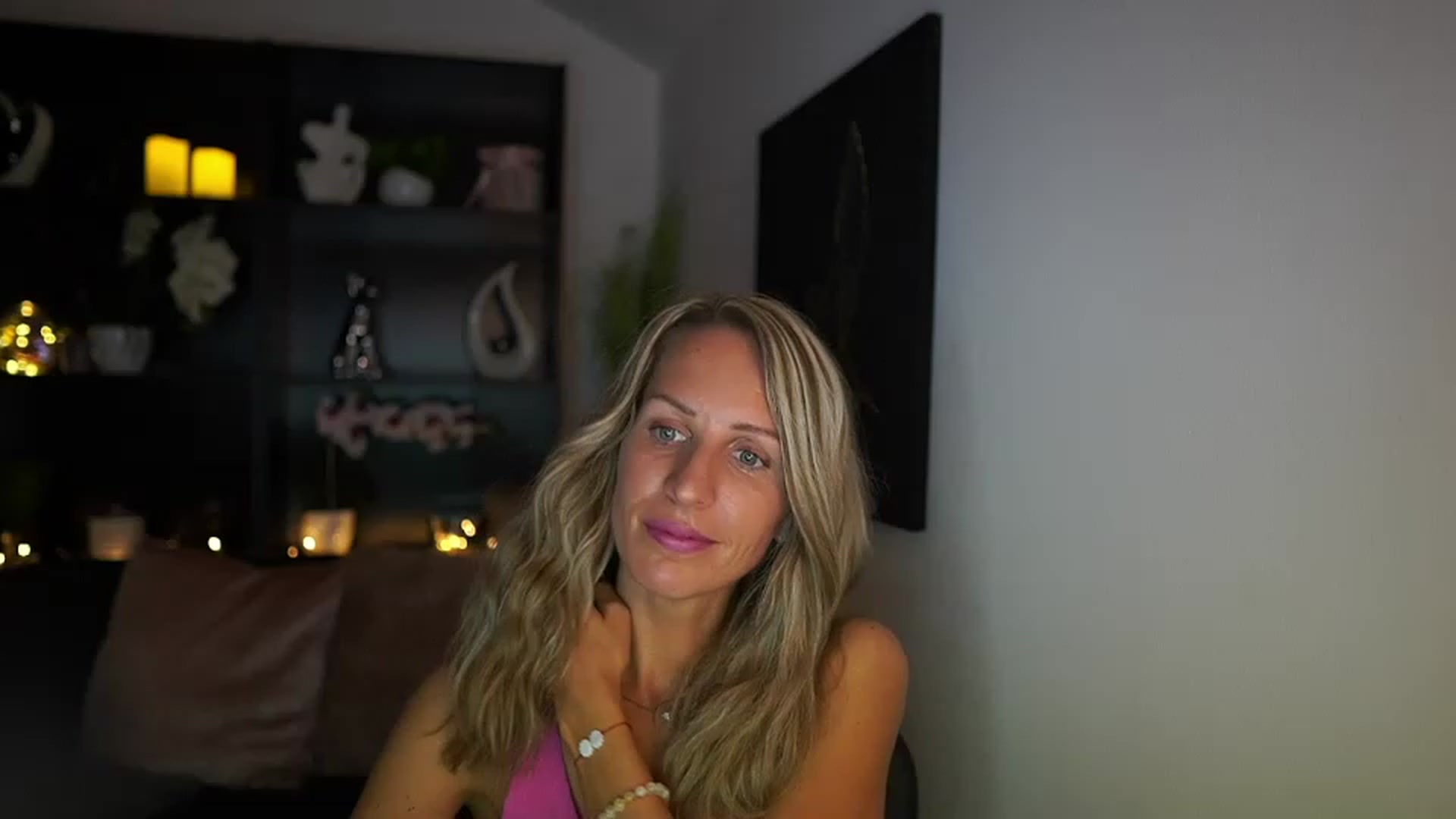 Gallery image thumbnail from Nikki__Sexx__'s myfreecams stream on, 08/03/2023, 17:52 image 10 of 20