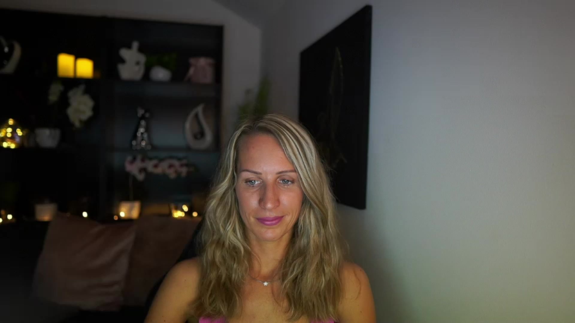 Gallery image thumbnail from Nikki__Sexx__'s myfreecams stream on, 08/03/2023, 17:52 image 7 of 20