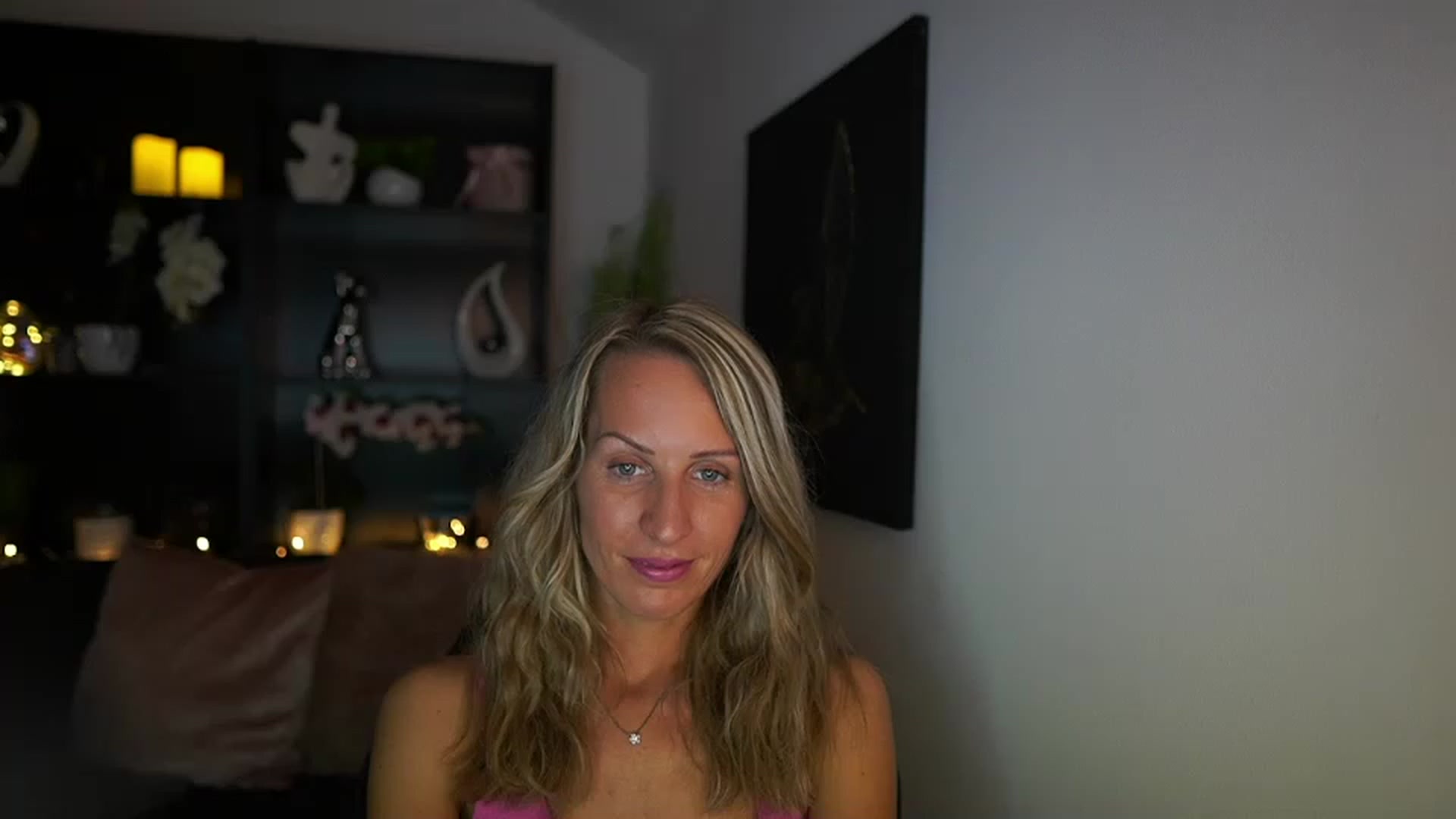 Gallery image thumbnail from Nikki__Sexx__'s myfreecams stream on, 08/03/2023, 17:52 image 14 of 20