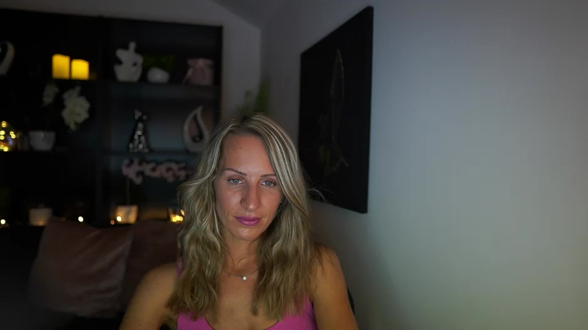Gallery image thumbnail from Nikki__Sexx__'s myfreecams stream on, 08/03/2023, 19:40 image 8 of 20