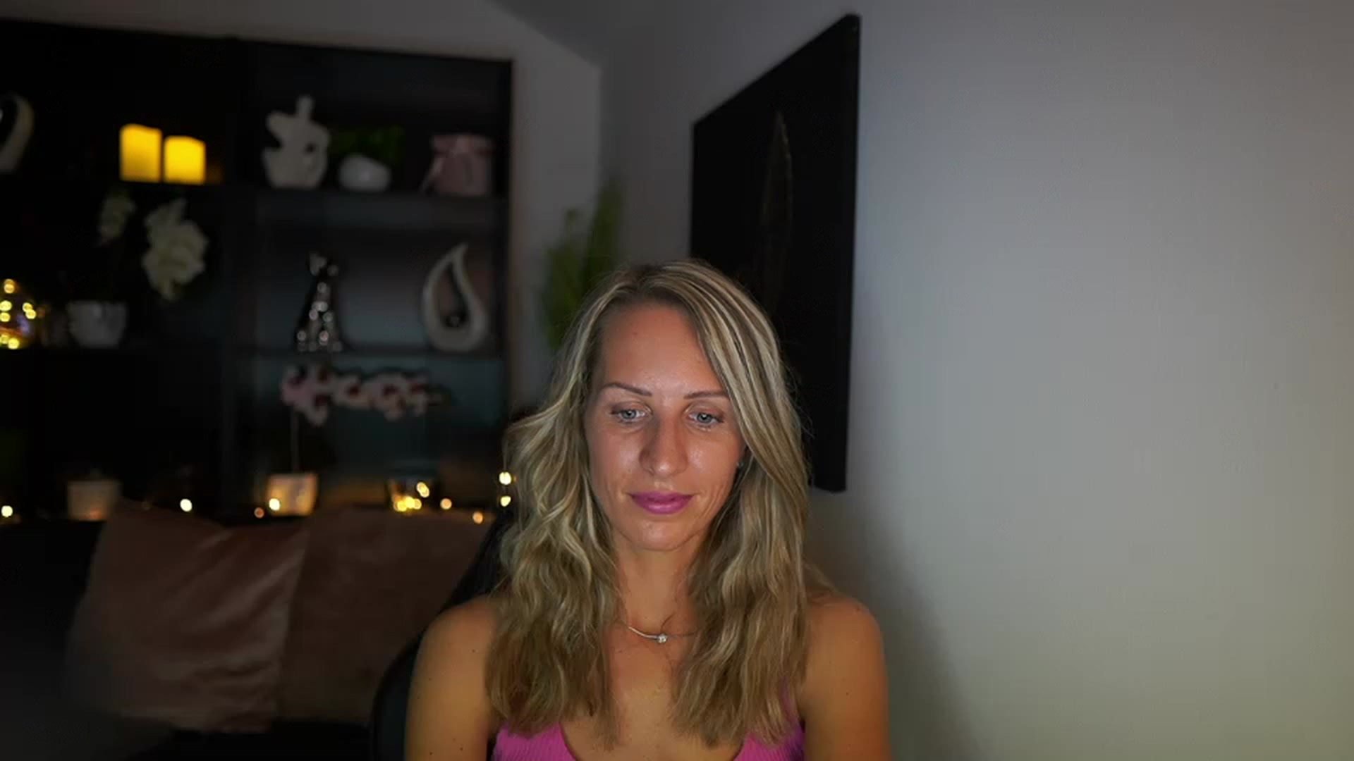 Gallery image thumbnail from Nikki__Sexx__'s myfreecams stream on, 08/03/2023, 19:40 image 19 of 20