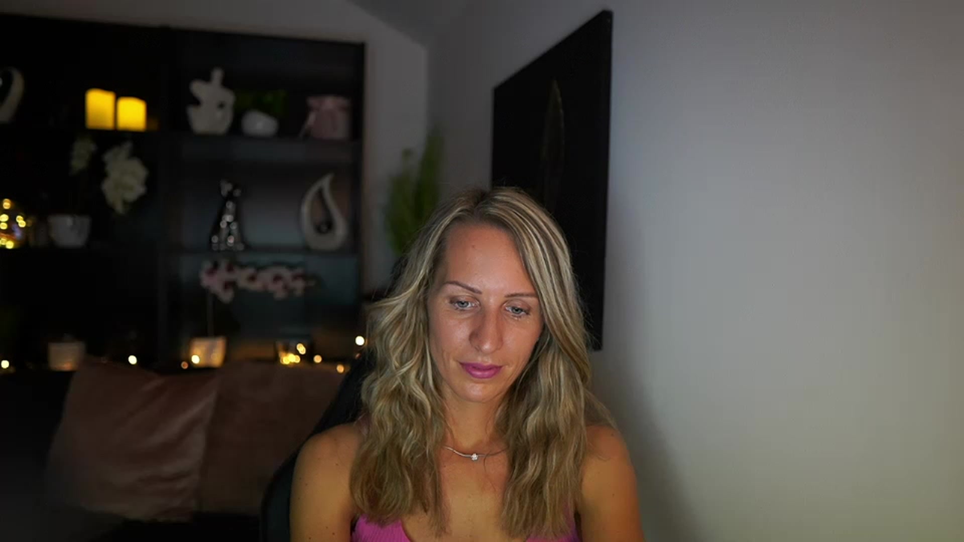 Gallery image thumbnail from Nikki__Sexx__'s myfreecams stream on, 08/03/2023, 19:40 image 18 of 20