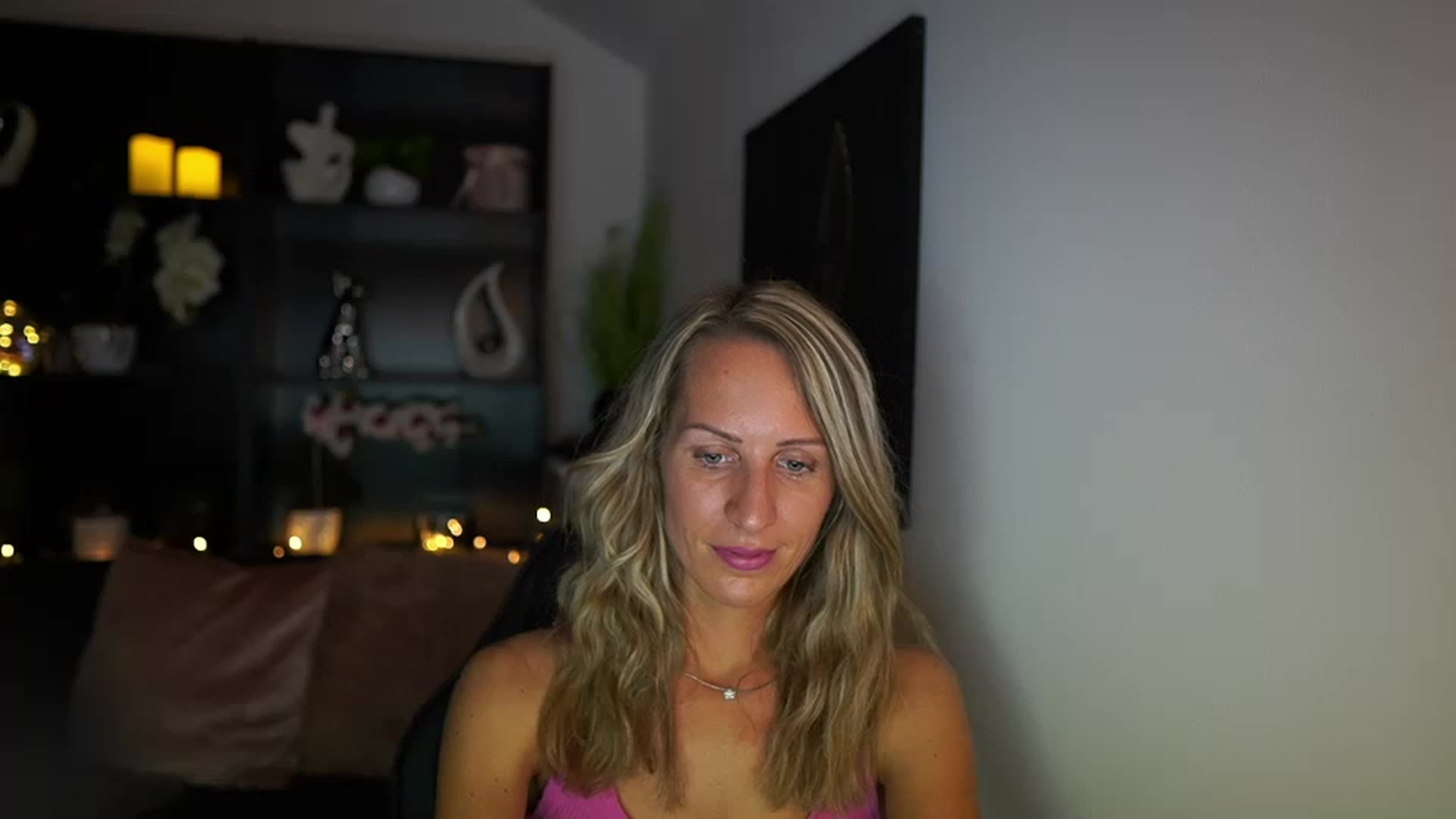 Gallery image thumbnail from Nikki__Sexx__'s myfreecams stream on, 08/03/2023, 19:40 image 16 of 20