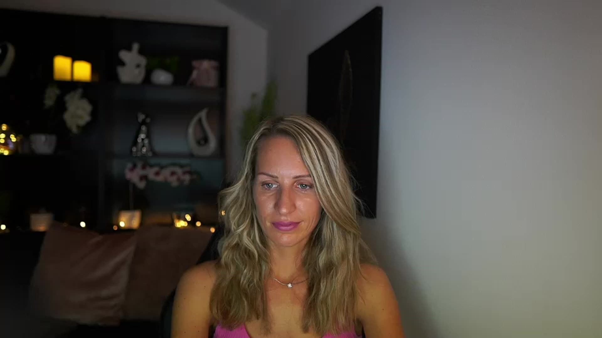 Gallery image thumbnail from Nikki__Sexx__'s myfreecams stream on, 08/03/2023, 19:40 image 15 of 20
