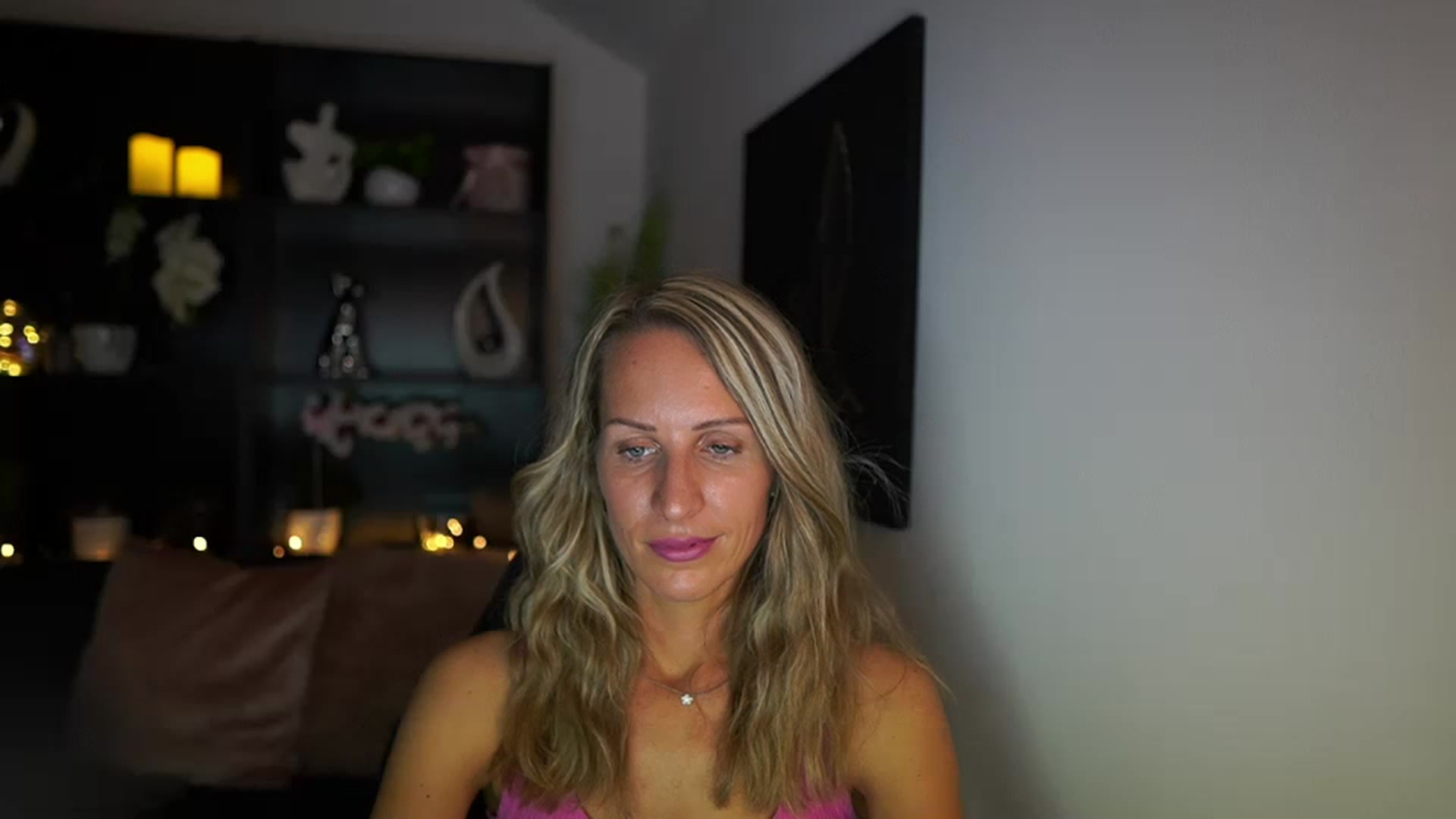 Gallery image thumbnail from Nikki__Sexx__'s myfreecams stream on, 08/03/2023, 19:40 image 13 of 20