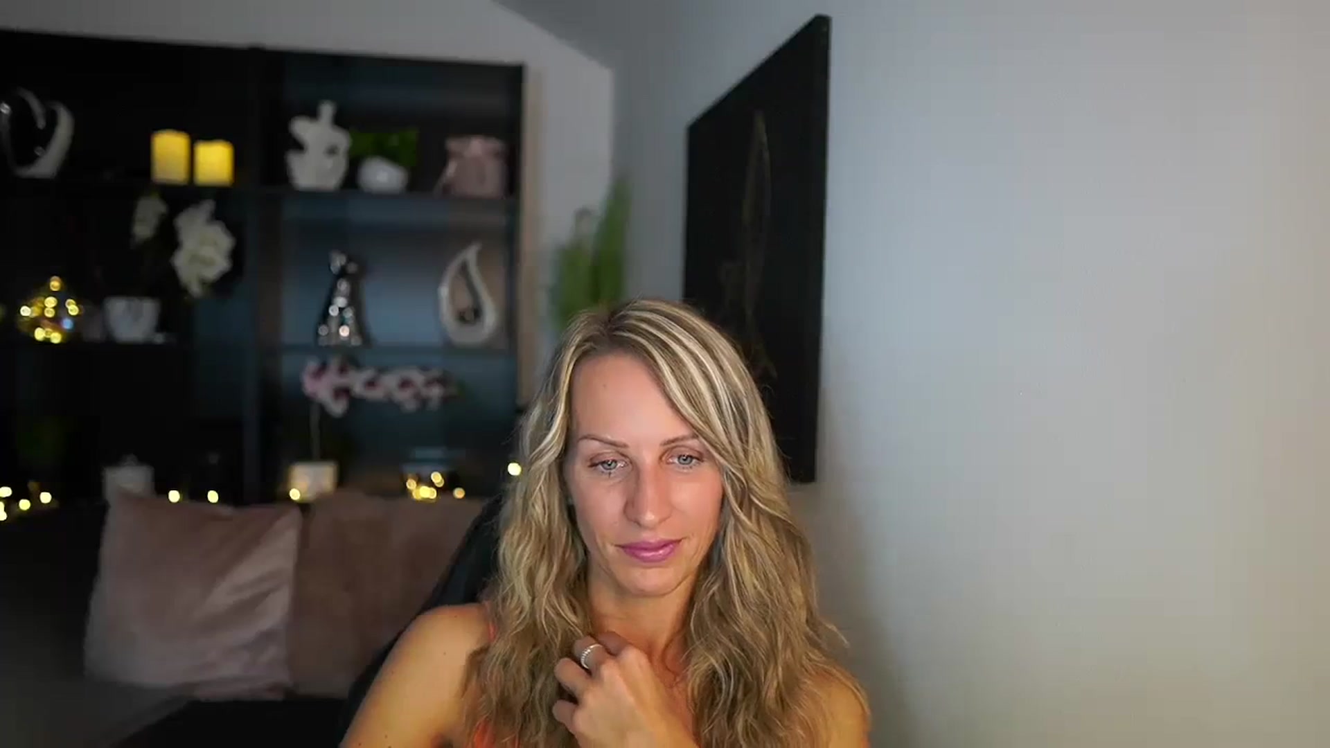 Gallery image thumbnail from Nikki__Sexx__'s myfreecams stream on, 08/07/2023, 19:53 image 2 of 20