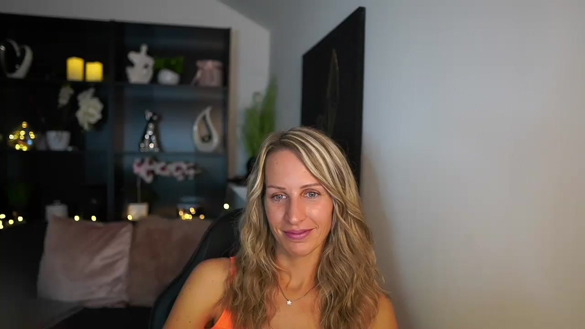 Gallery image thumbnail from Nikki__Sexx__'s myfreecams stream on, 08/07/2023, 19:53 image 16 of 20