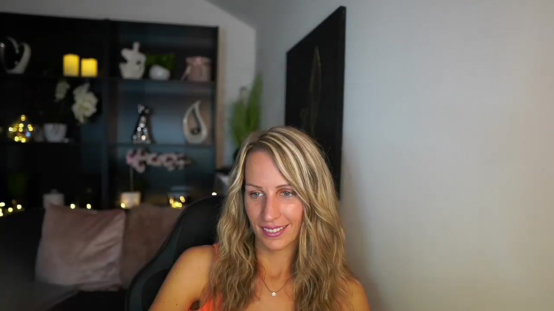 Gallery image thumbnail from Nikki__Sexx__'s myfreecams stream on, 08/07/2023, 19:53 image 1 of 20