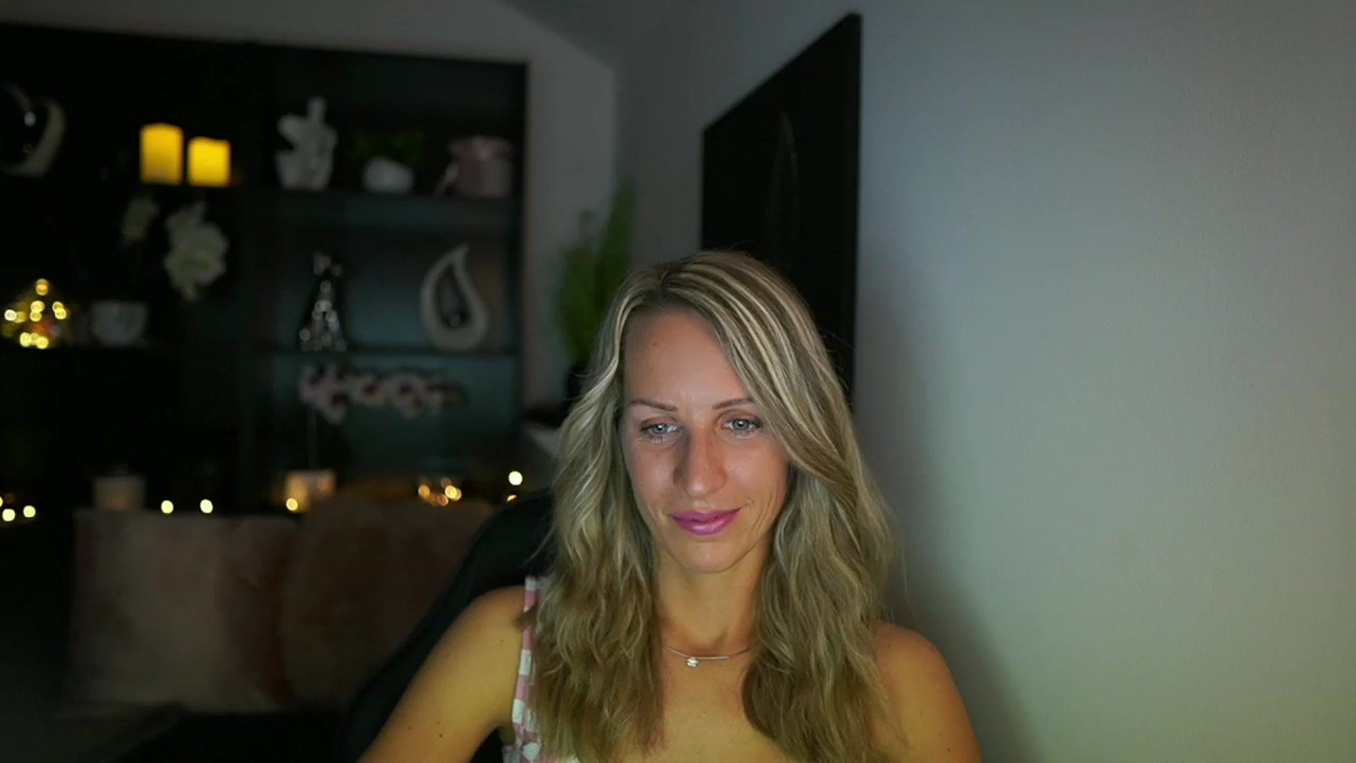 Gallery image thumbnail from Nikki__Sexx__'s myfreecams stream on, 08/10/2023, 19:09 image 4 of 20