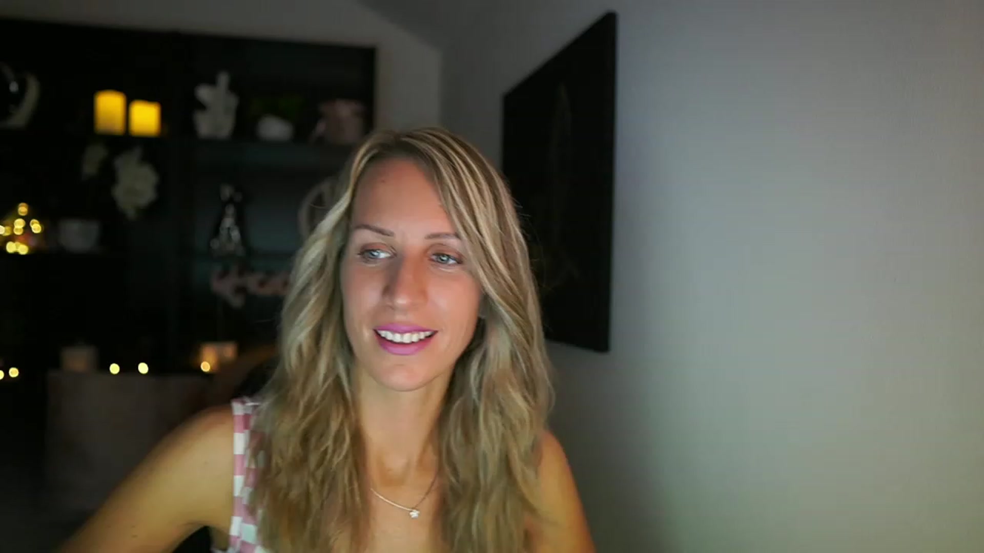 Gallery image thumbnail from Nikki__Sexx__'s myfreecams stream on, 08/10/2023, 19:09 image 12 of 20