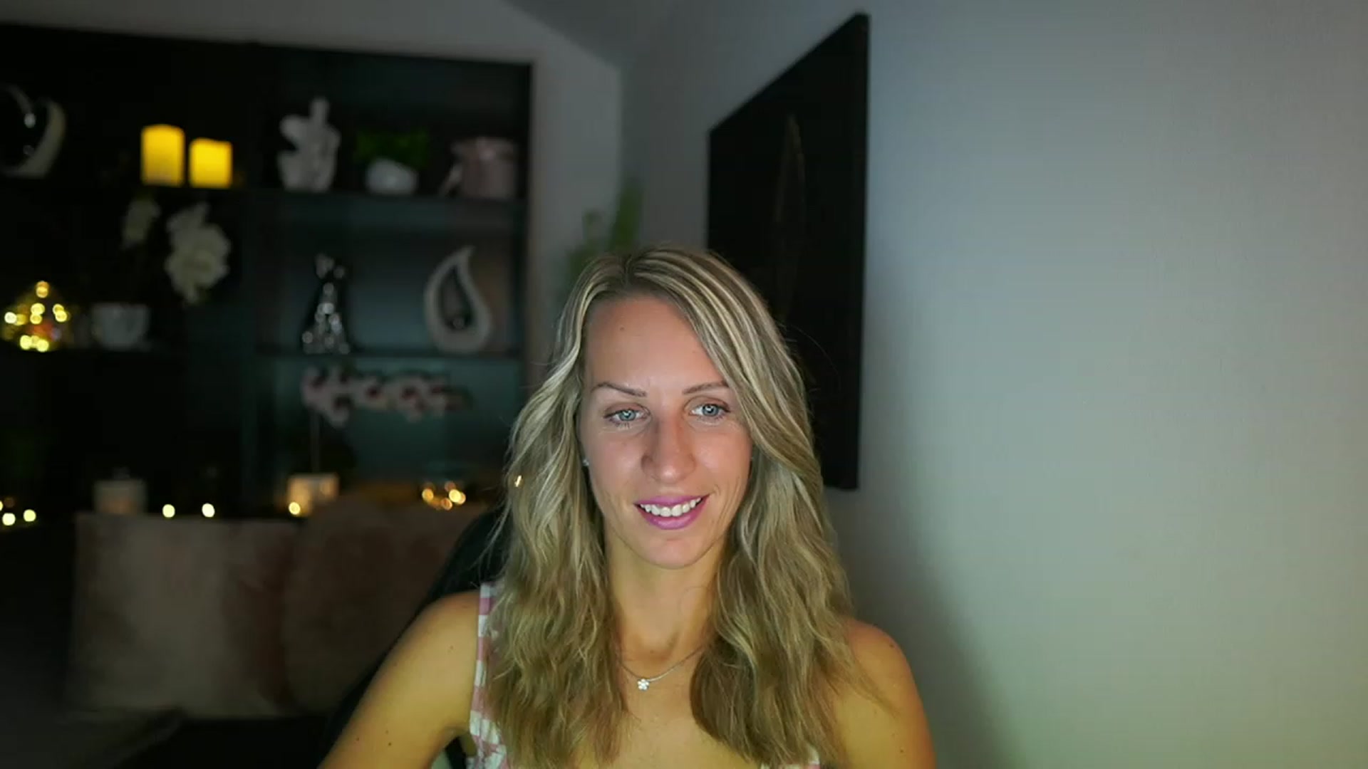Gallery image thumbnail from Nikki__Sexx__'s myfreecams stream on, 08/10/2023, 19:09 image 2 of 20