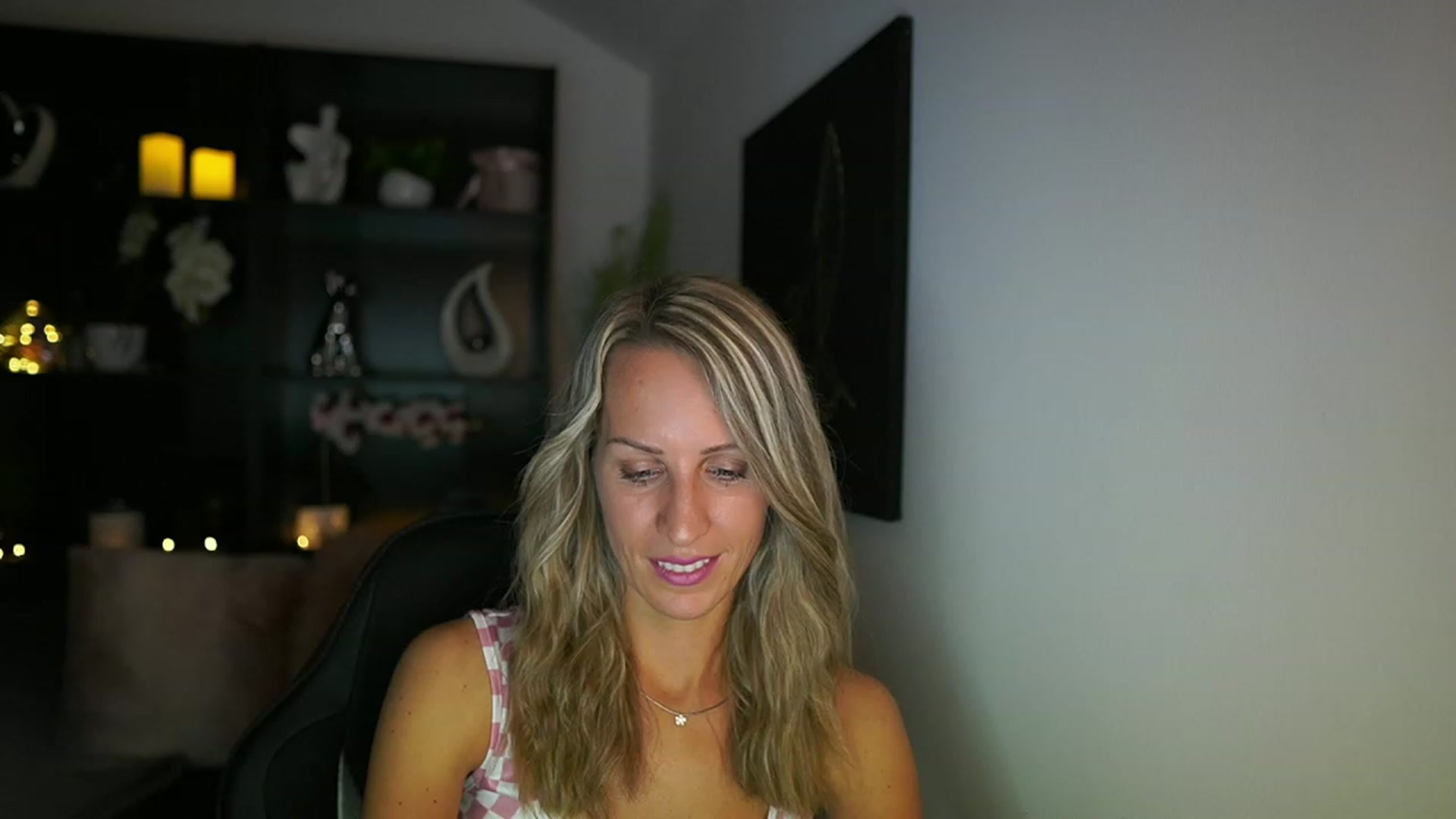 Gallery image thumbnail from Nikki__Sexx__'s myfreecams stream on, 08/10/2023, 19:09 image 19 of 20