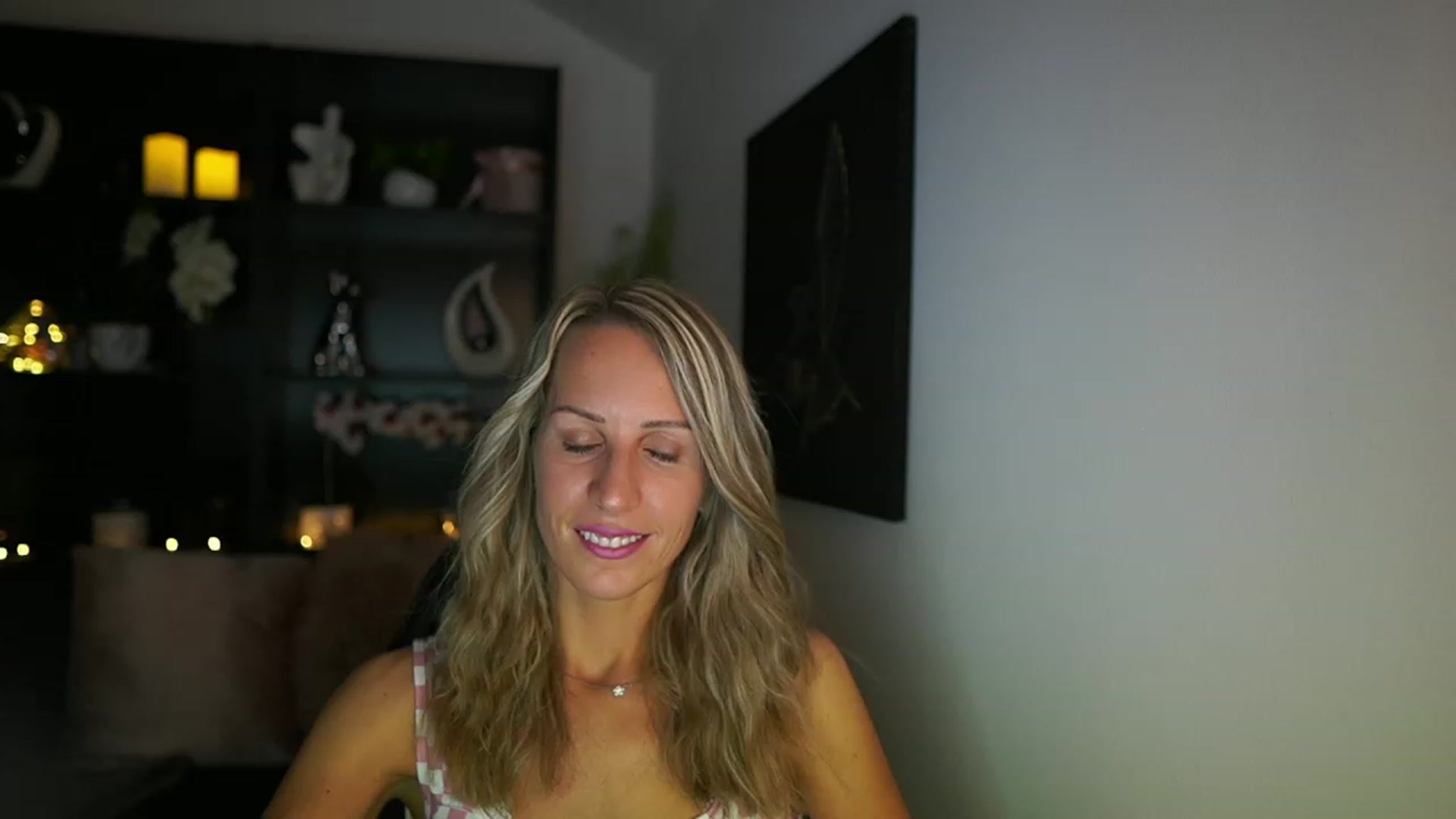 Gallery image thumbnail from Nikki__Sexx__'s myfreecams stream on, 08/10/2023, 19:09 image 7 of 20