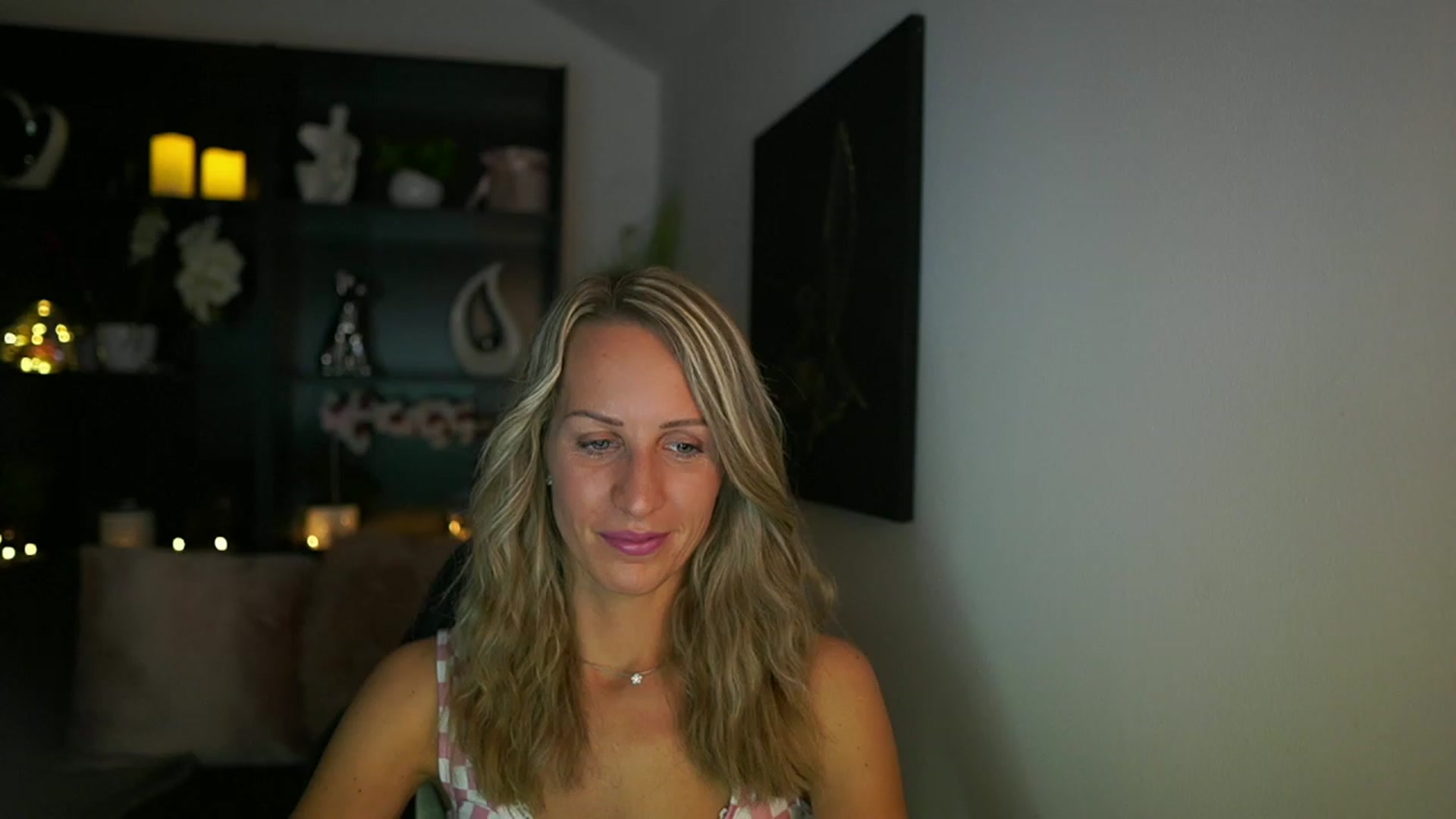 Gallery image thumbnail from Nikki__Sexx__'s myfreecams stream on, 08/10/2023, 19:09 image 6 of 20