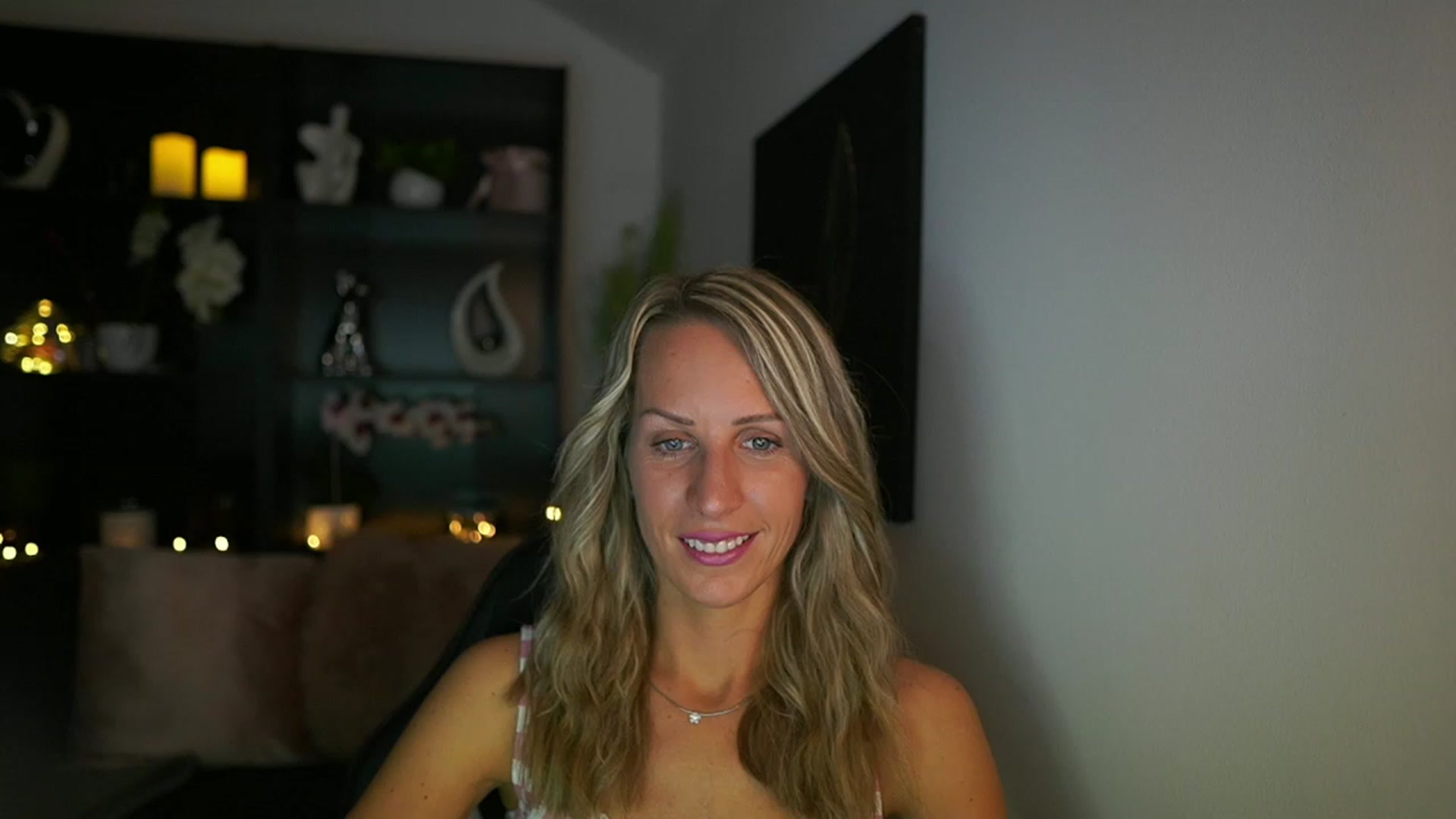 Gallery image thumbnail from Nikki__Sexx__'s myfreecams stream on, 08/10/2023, 19:09 image 3 of 20