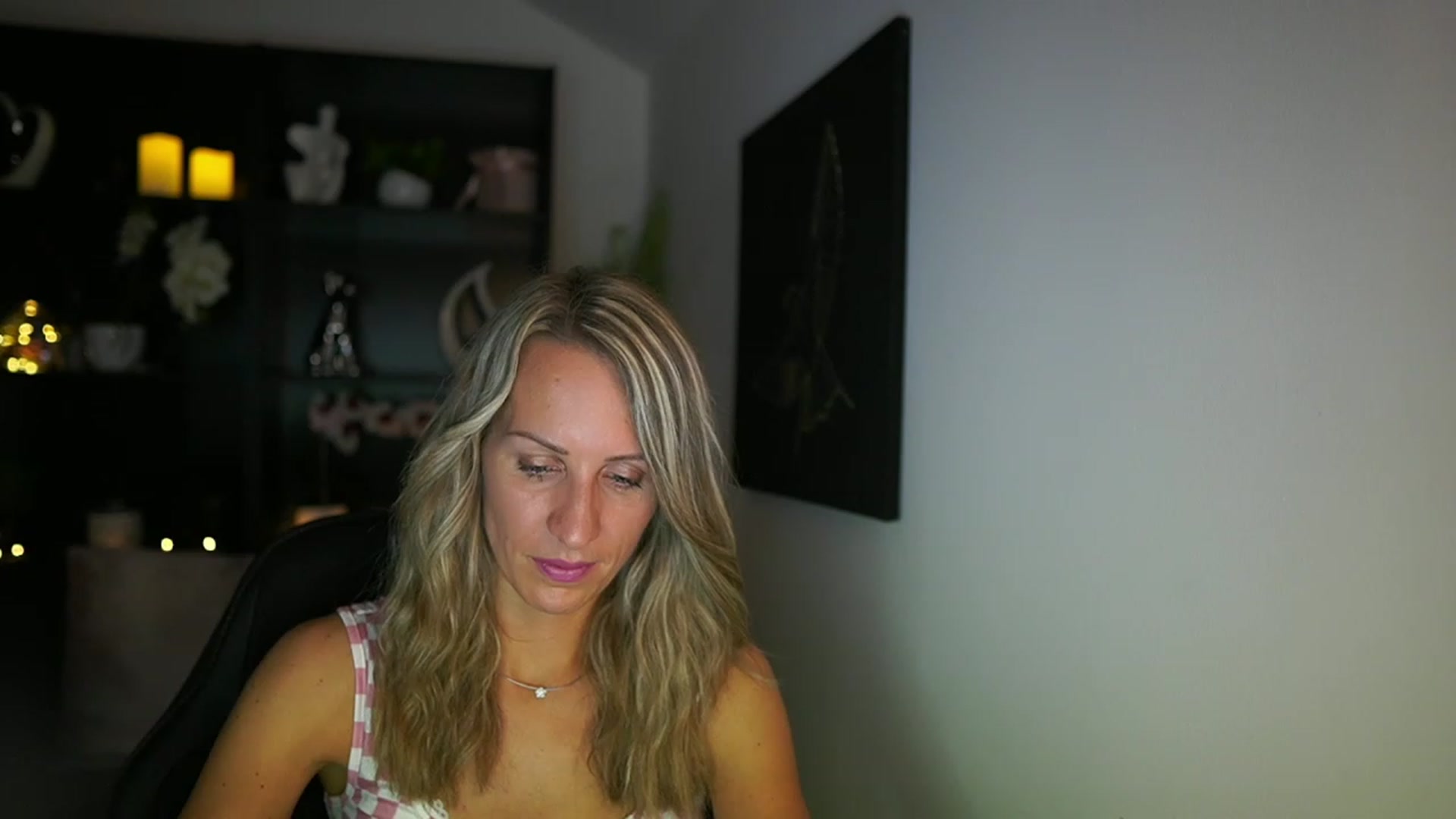 Gallery image thumbnail from Nikki__Sexx__'s myfreecams stream on, 08/10/2023, 21:06 image 14 of 20