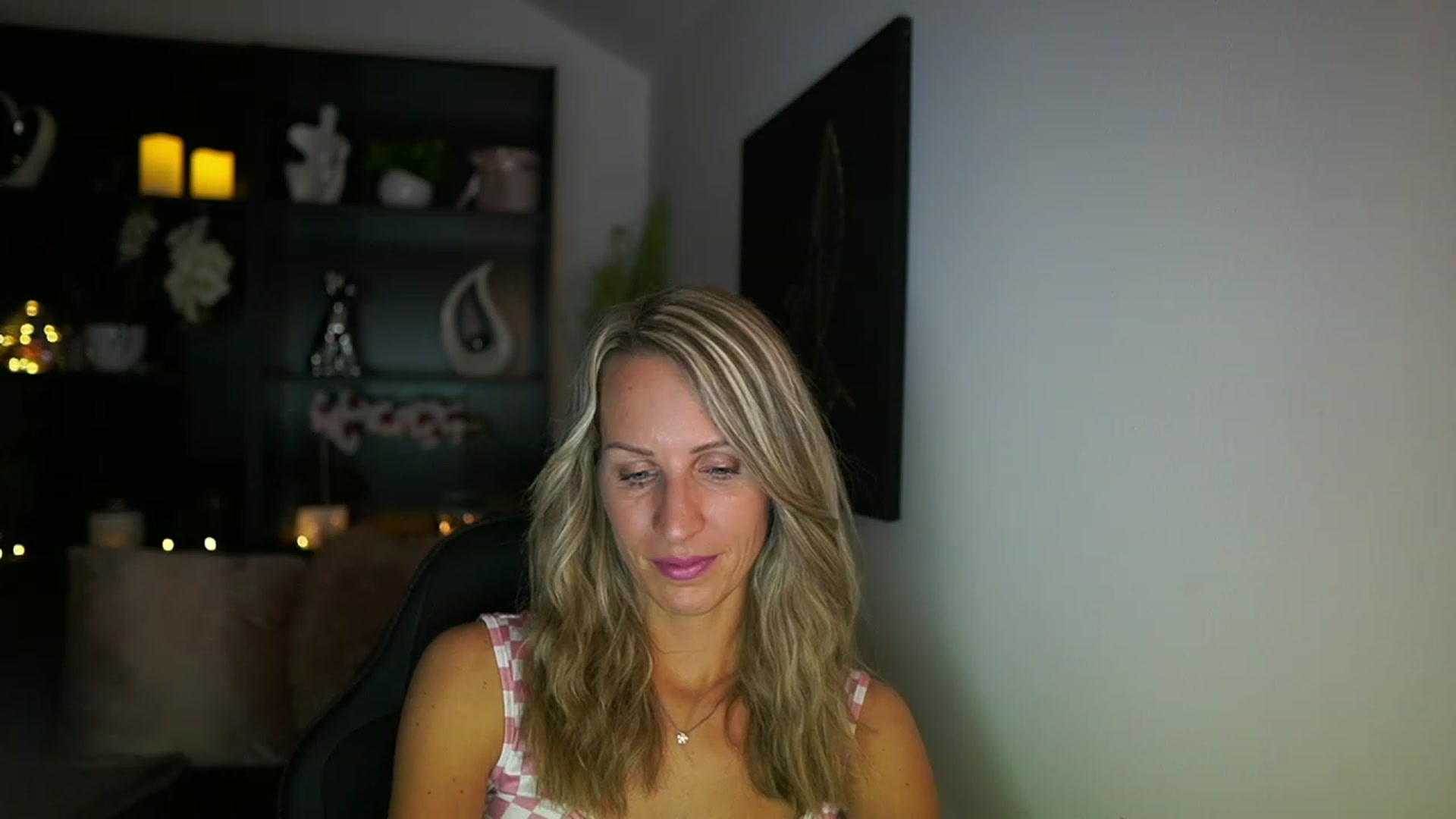 Gallery image thumbnail from Nikki__Sexx__'s myfreecams stream on, 08/10/2023, 21:06 image 8 of 20