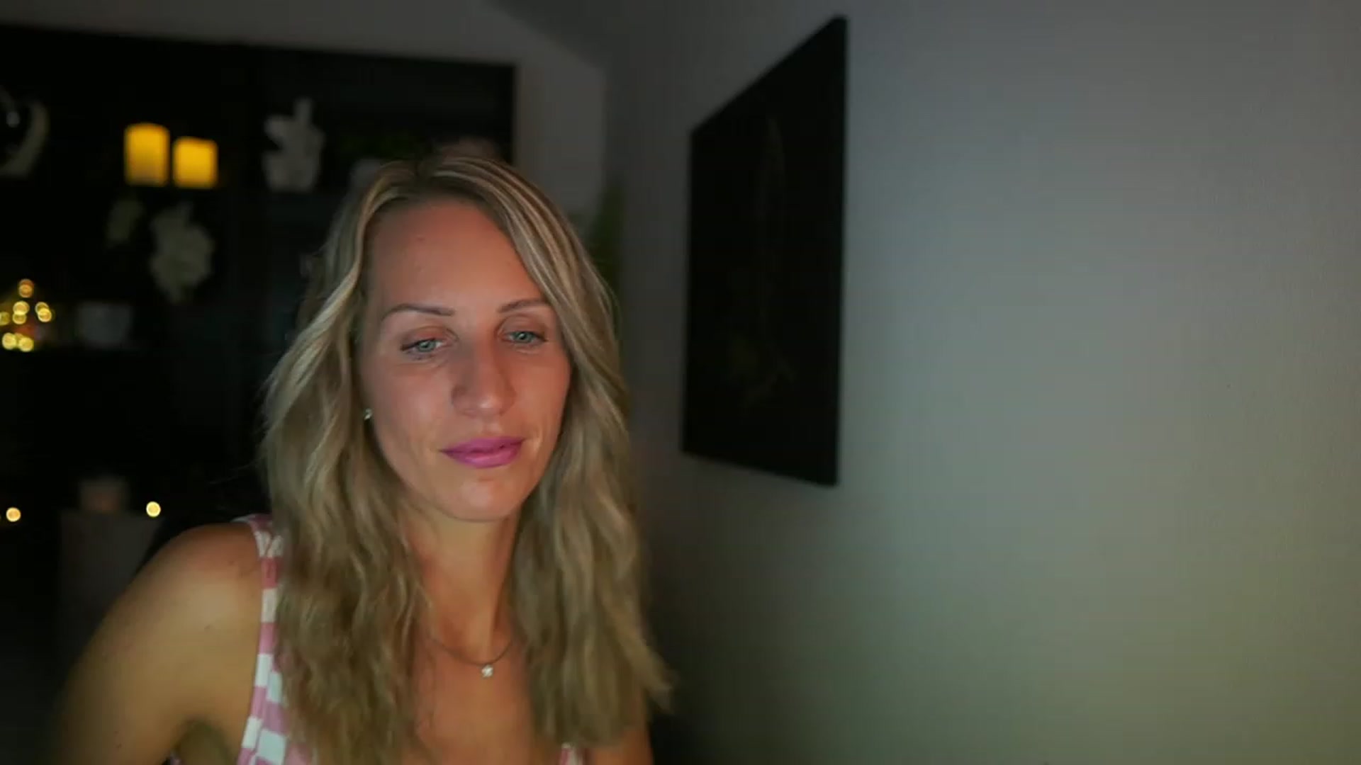 Gallery image thumbnail from Nikki__Sexx__'s myfreecams stream on, 08/10/2023, 22:02 image 11 of 20