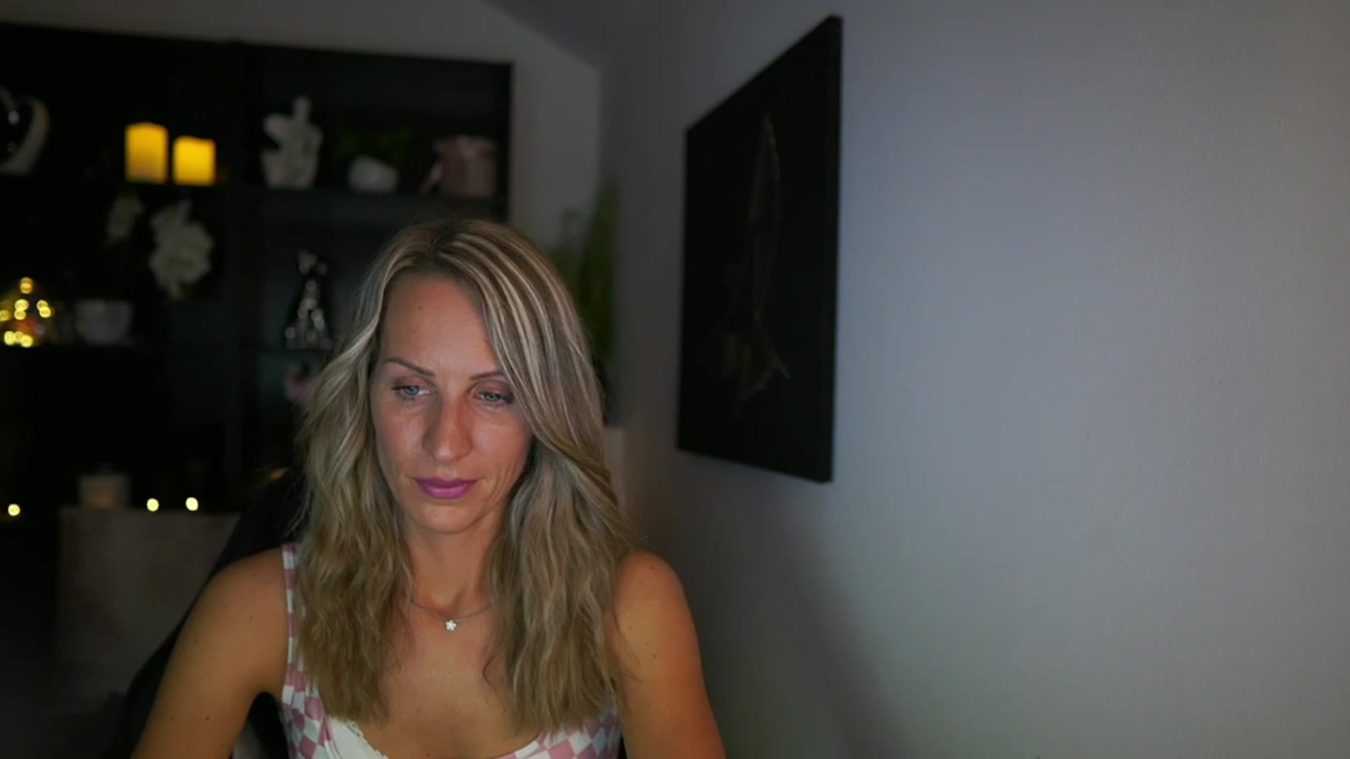 Gallery image thumbnail from Nikki__Sexx__'s myfreecams stream on, 08/10/2023, 22:02 image 15 of 20