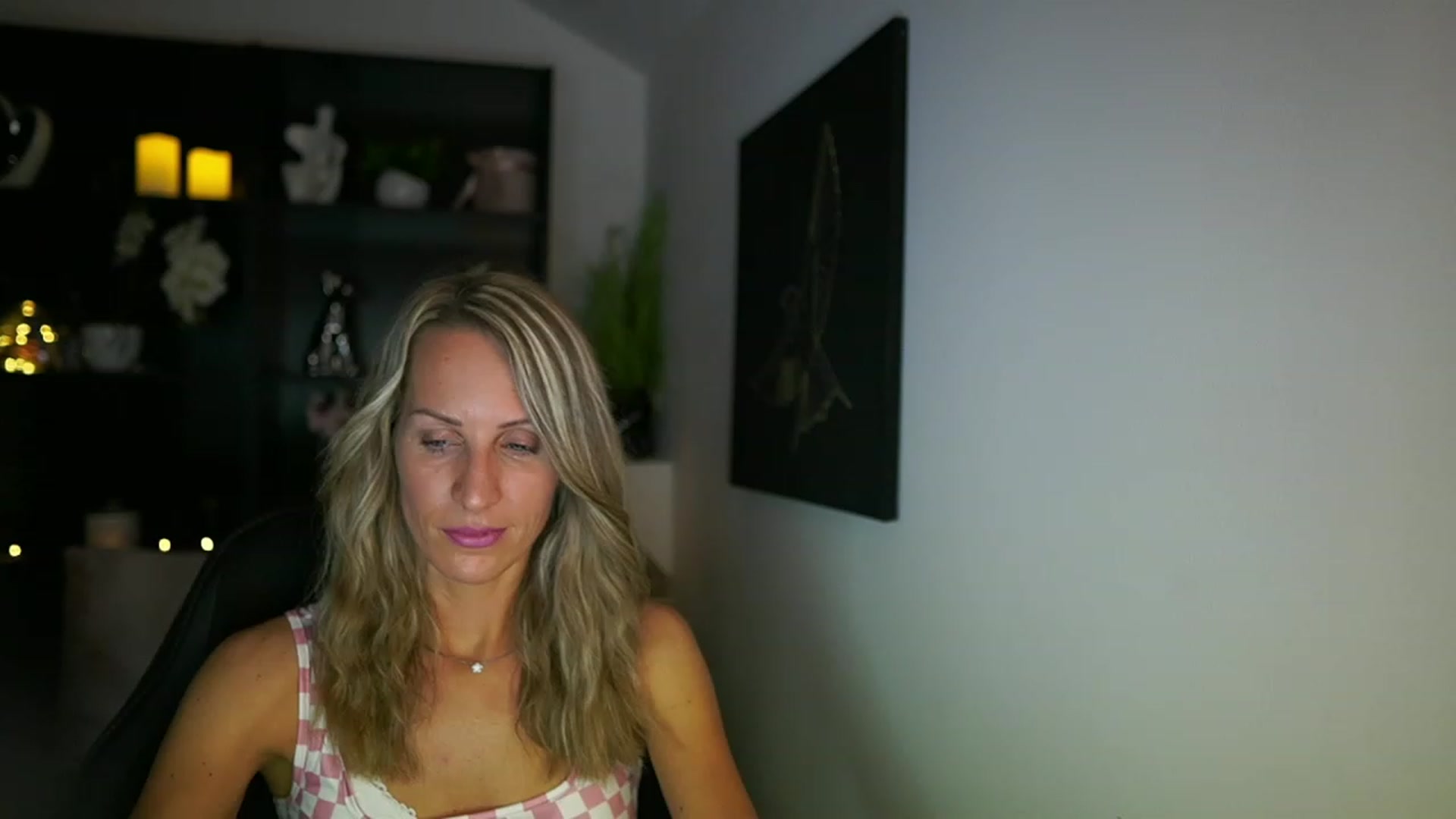 Gallery image thumbnail from Nikki__Sexx__'s myfreecams stream on, 08/10/2023, 22:02 image 14 of 20