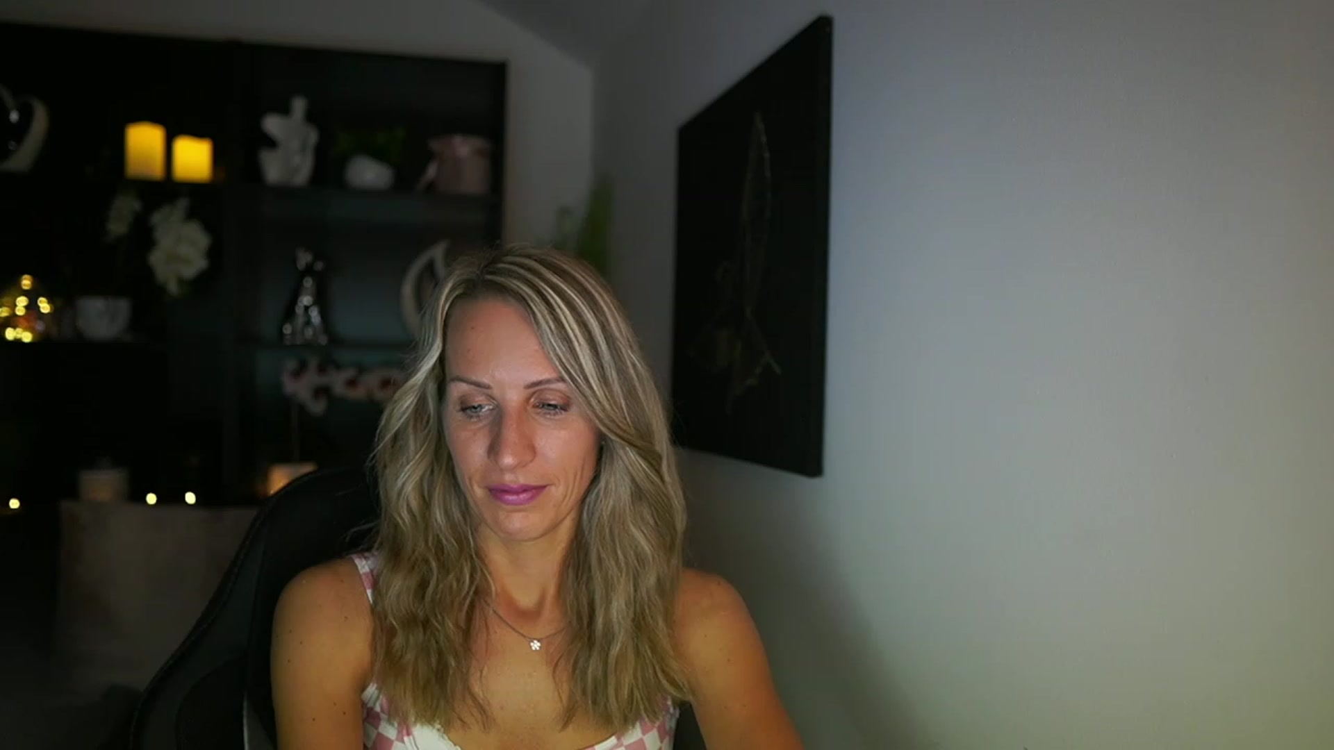 Gallery image thumbnail from Nikki__Sexx__'s myfreecams stream on, 08/10/2023, 22:02 image 8 of 20