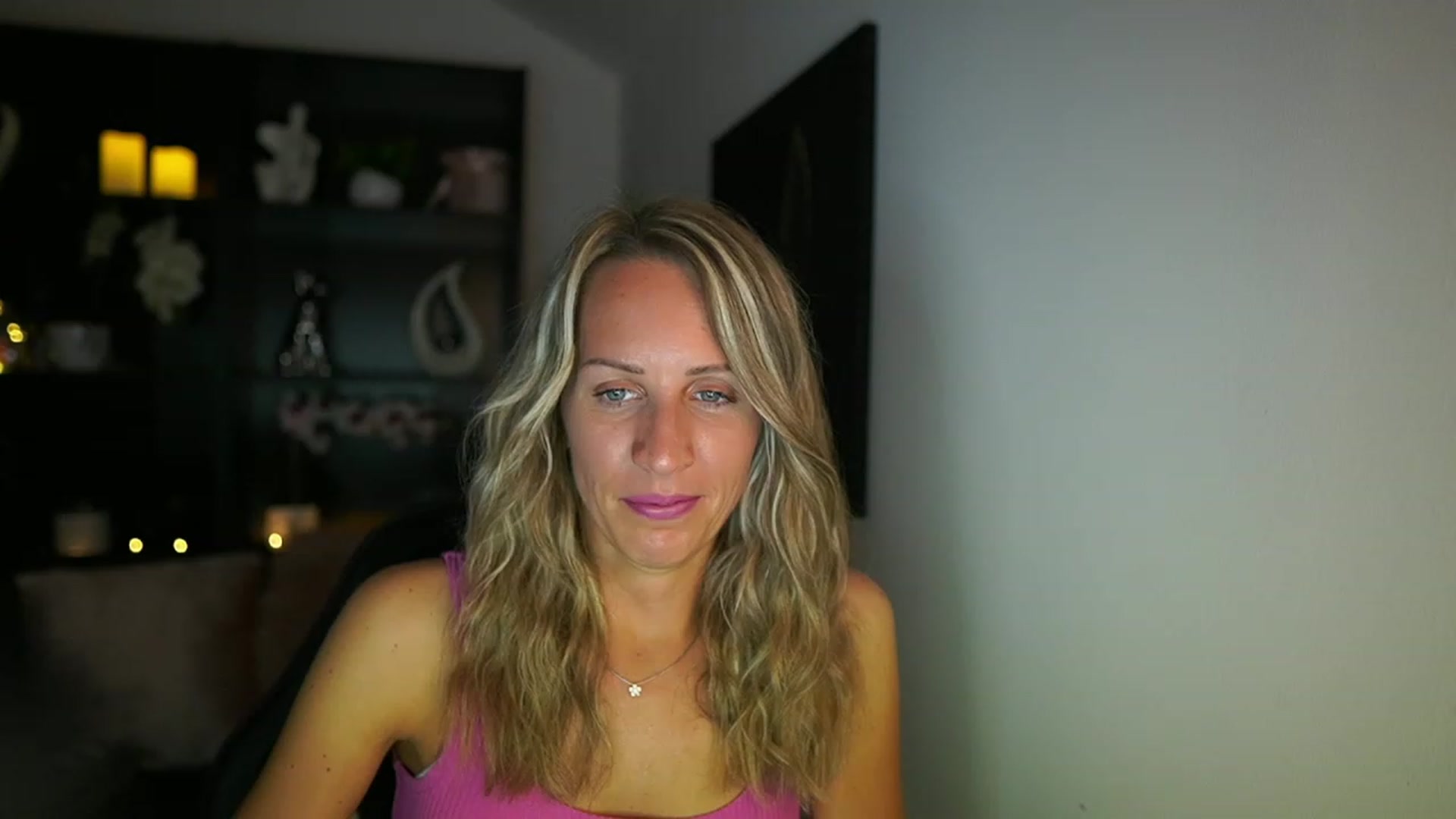 Gallery image thumbnail from Nikki__Sexx__'s myfreecams stream on, 08/13/2023, 22:31 image 9 of 20