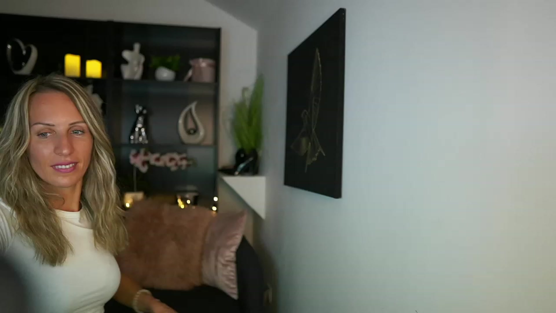 Gallery image thumbnail from Nikki__Sexx__'s myfreecams stream on, 08/14/2023, 22:04 image 2 of 20