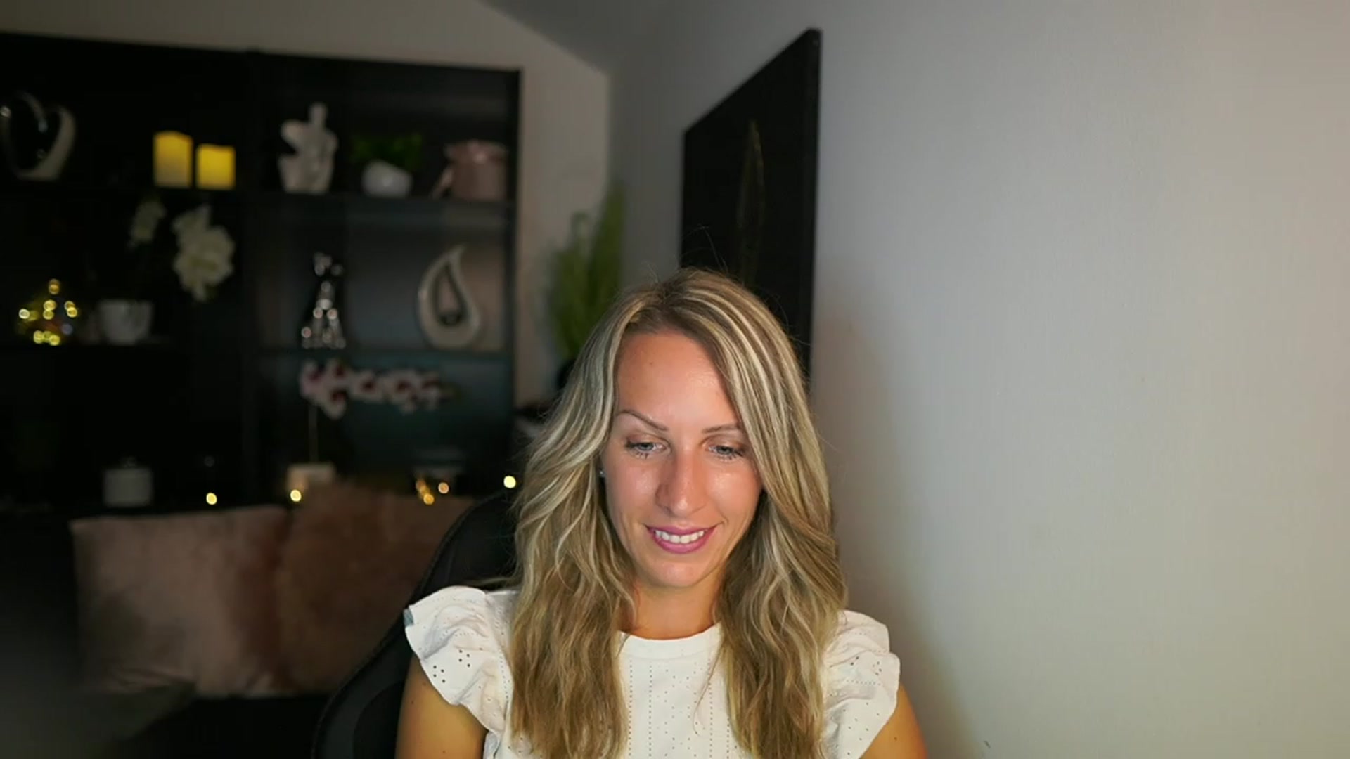Gallery image thumbnail from Nikki__Sexx__'s myfreecams stream on, 08/15/2023, 19:44 image 20 of 20