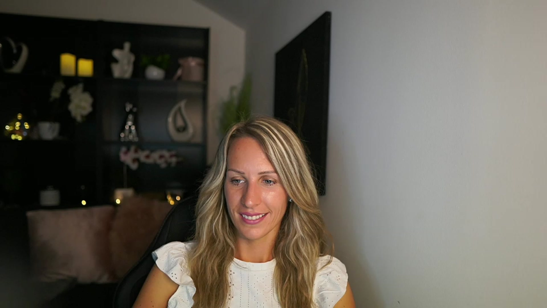 Gallery image thumbnail from Nikki__Sexx__'s myfreecams stream on, 08/15/2023, 19:44 image 1 of 20